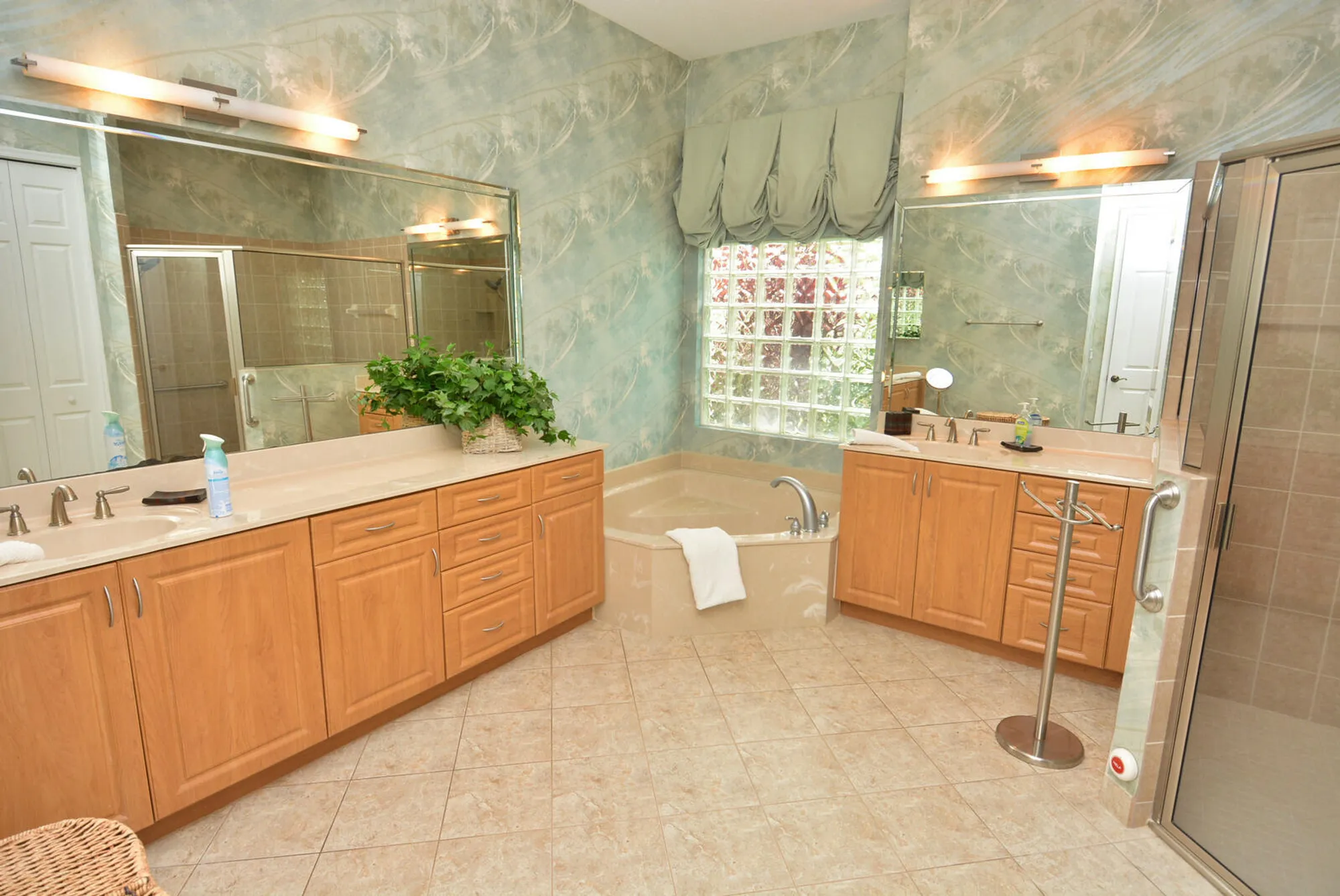 Property Slideshow image 26 of 44 | 11360 sw aspen ln, Port Saint Lucie, FL, 34987