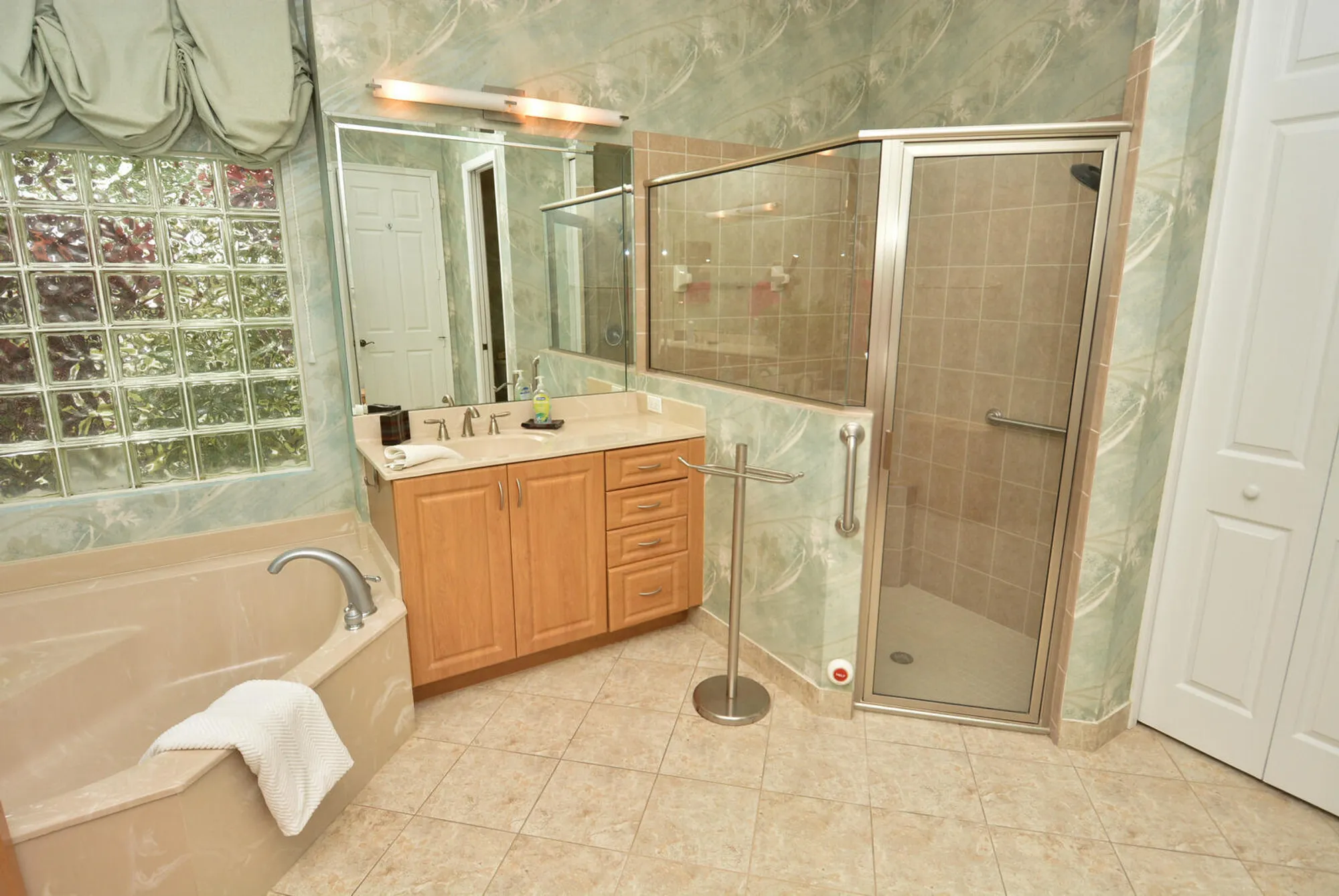 Property Slideshow image 27 of 44 | 11360 sw aspen ln, Port Saint Lucie, FL, 34987