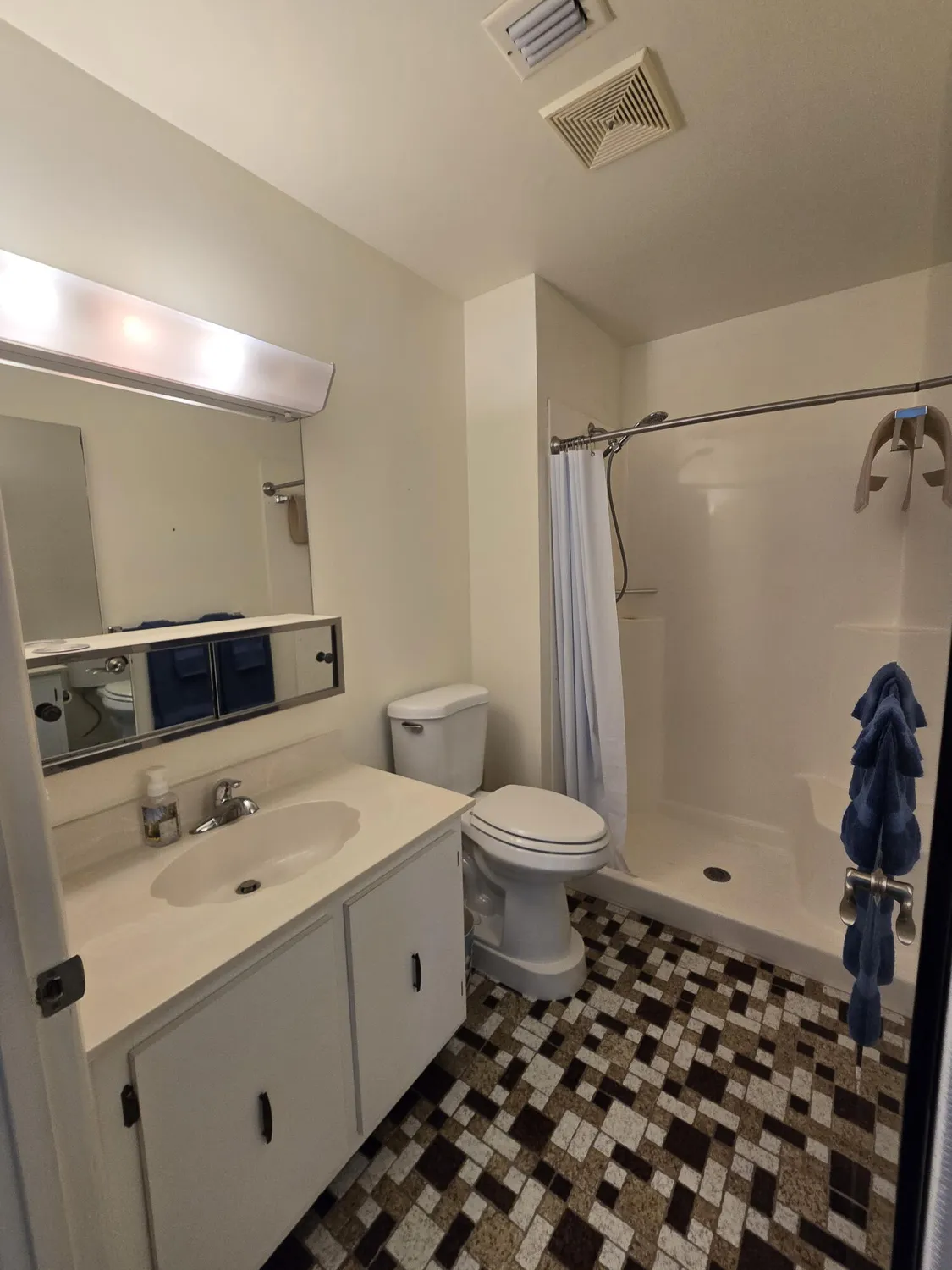 Property Slideshow image 12 of 38 | 222 lake constance dr, West Palm Beach, FL, 33411