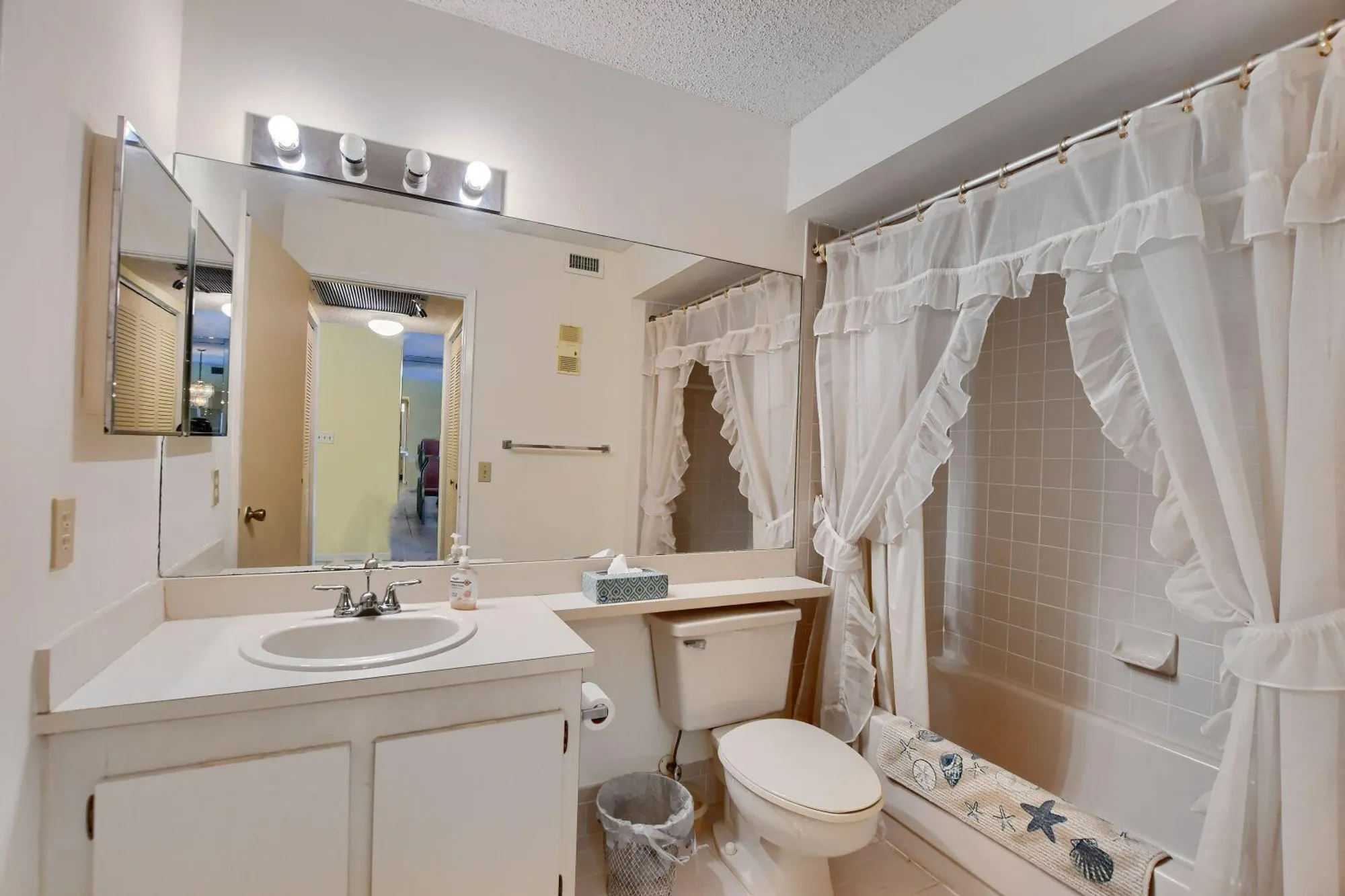 Property Slideshow image 22 of 41 | 9244 flynn cir 4, Boca Raton, FL, 33496