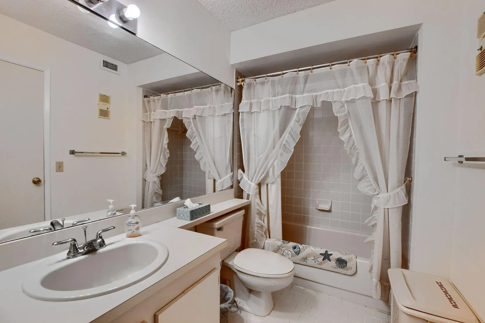 Property Slideshow image 23 of 41 | 9244 flynn cir 4, Boca Raton, FL, 33496