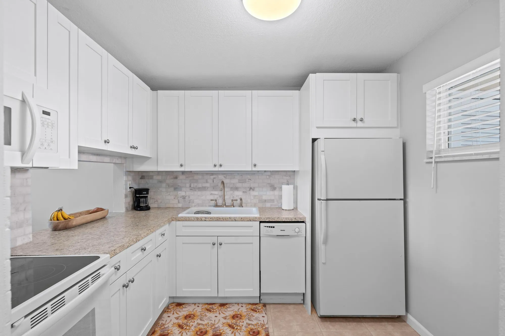 Property Slideshow image 5 of 24 | 2811 garden dr 306, Lake Worth, FL, 33461