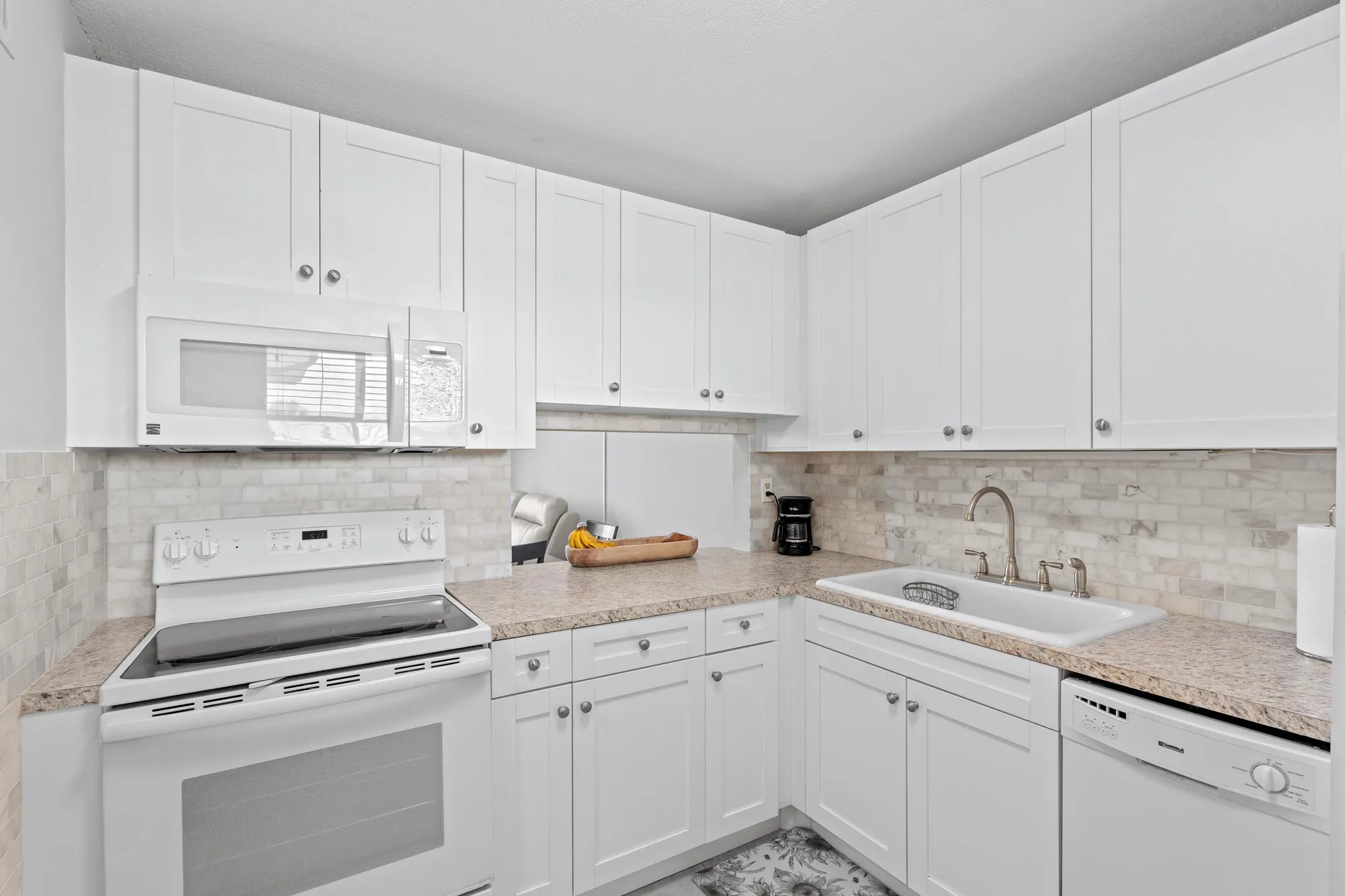 Property Slideshow image 1 of 24 | 2811 garden dr 306, Lake Worth, FL, 33461