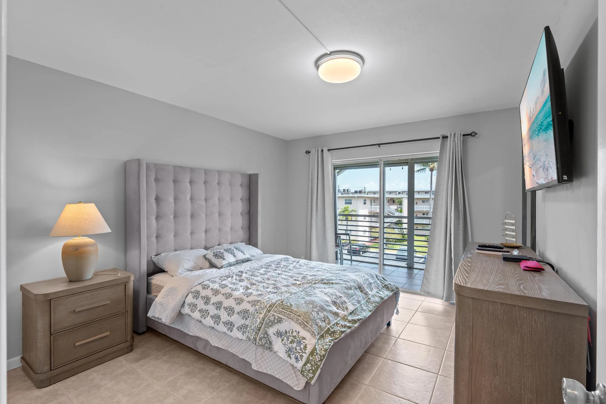 Property Slideshow image 14 of 24 | 2811 garden dr 306, Lake Worth, FL, 33461