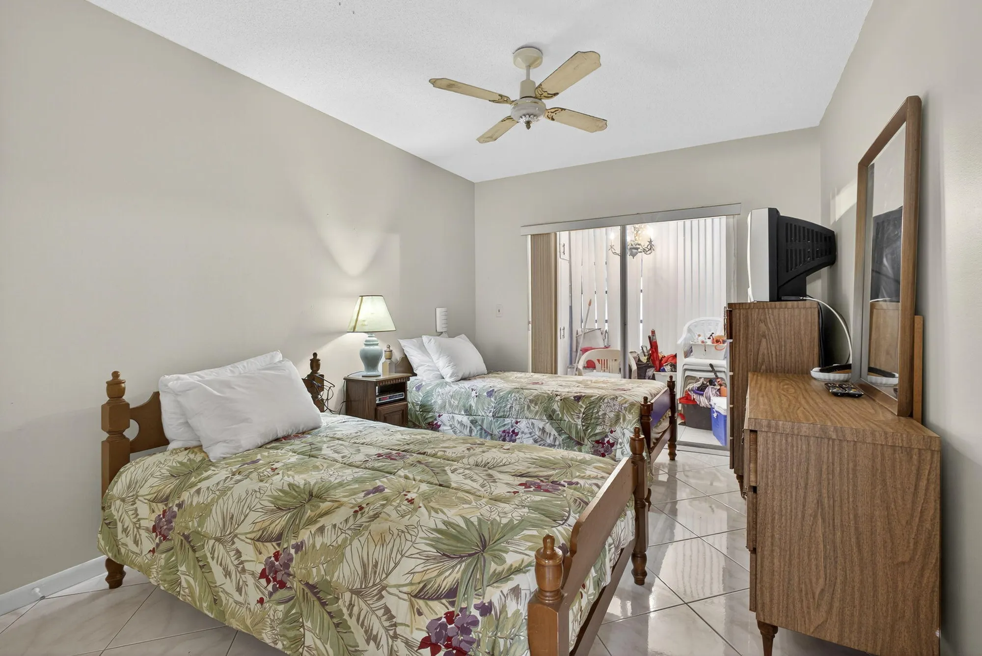 Property Slideshow image 10 of 30 | 52 norwich c, West Palm Beach, FL, 33417