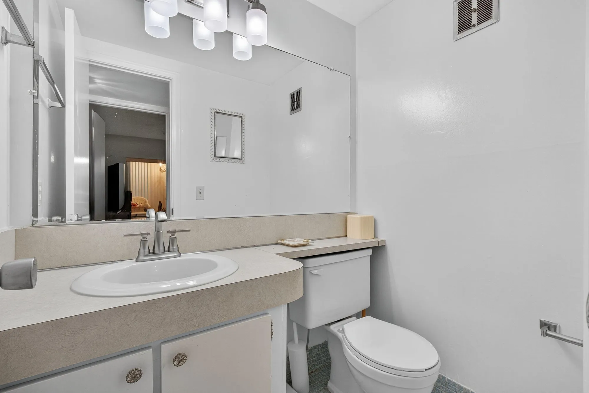 Property Slideshow image 12 of 30 | 52 norwich c, West Palm Beach, FL, 33417