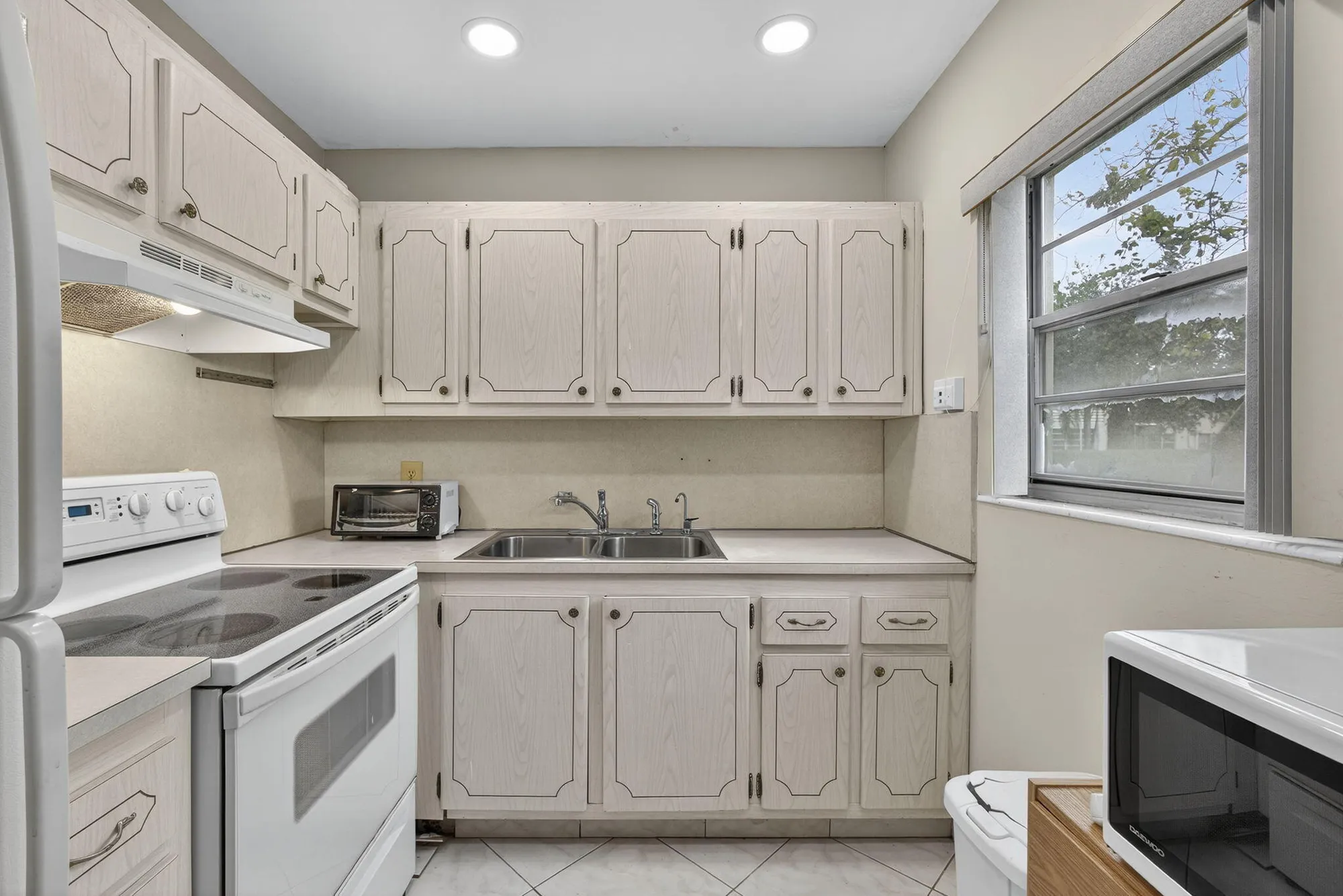 Property Slideshow image 9 of 30 | 52 norwich c, West Palm Beach, FL, 33417