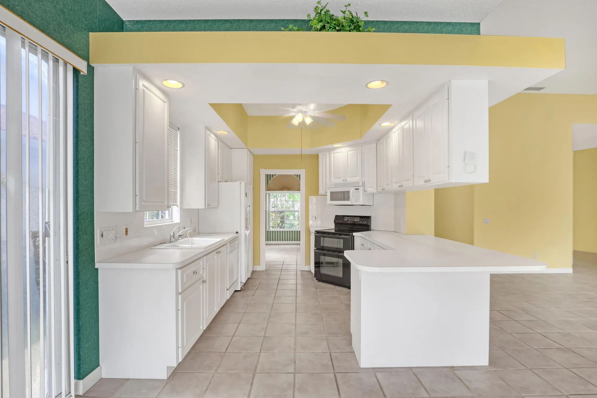 Property Slideshow image 13 of 48 | 2828 kittbuck way, West Palm Beach, FL, 33411