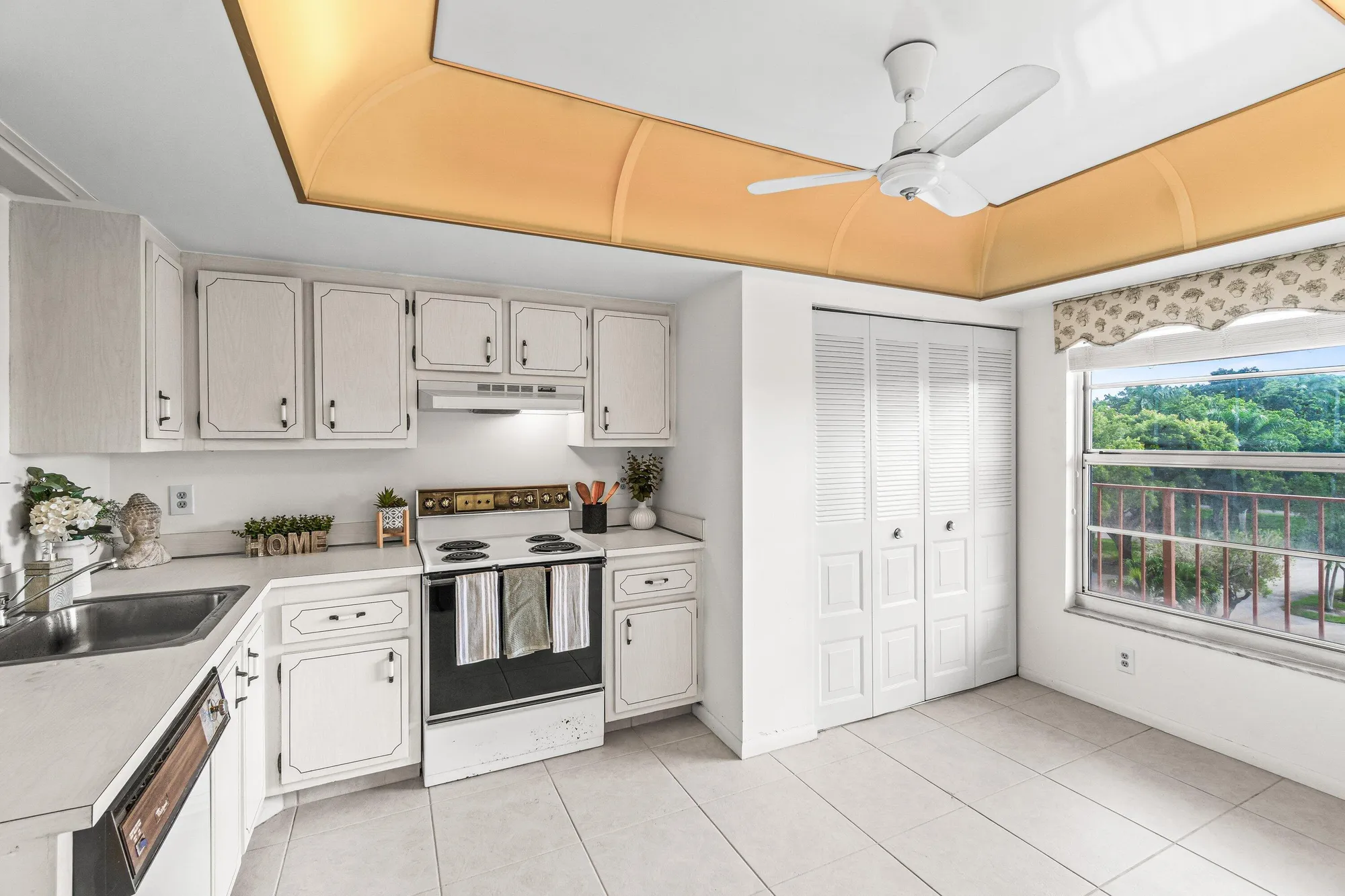 Property Slideshow image 16 of 37 | 14671 bonaire blvd 409, Delray Beach, FL, 33446