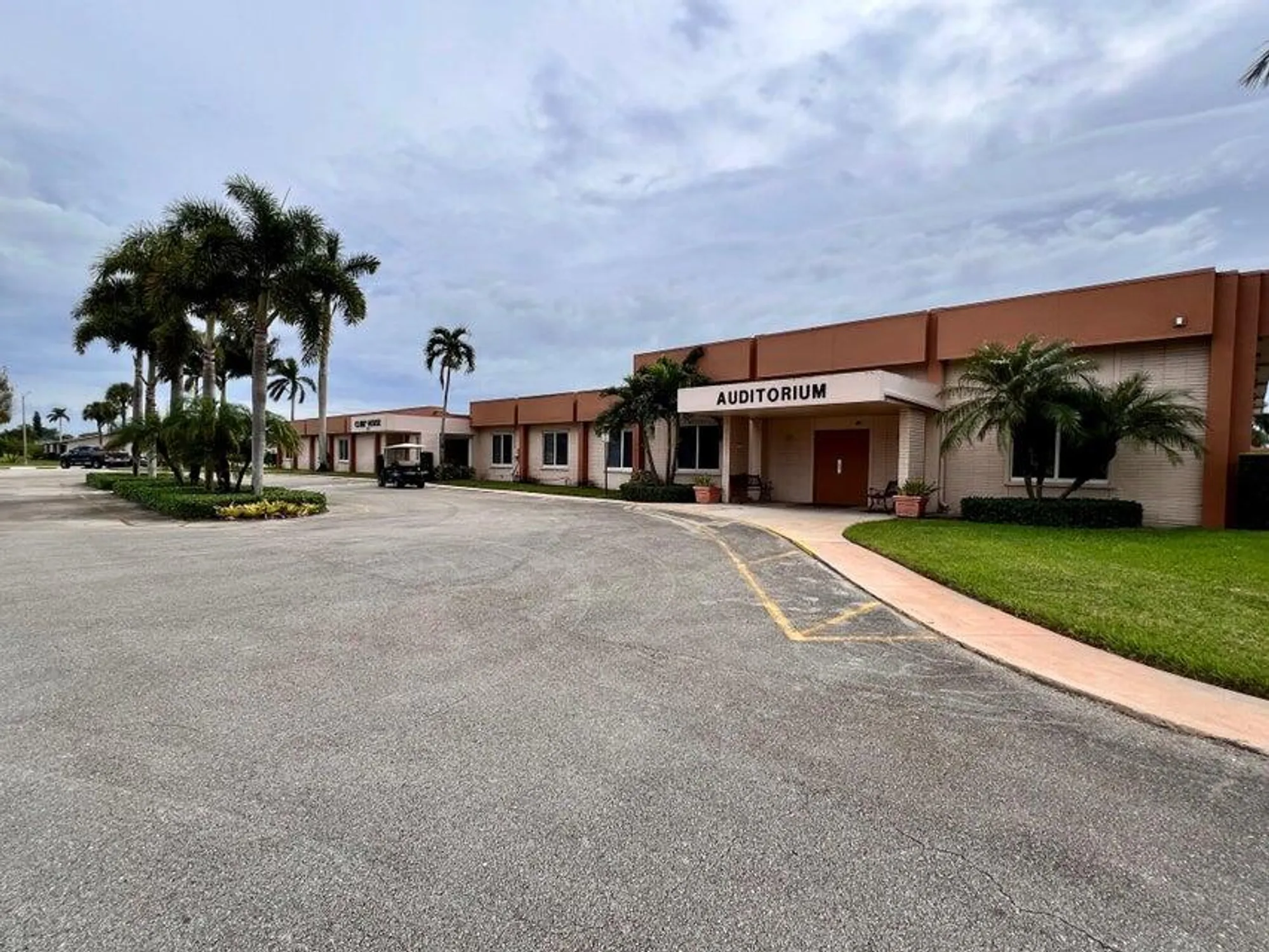 Property Slideshow image 10 of 10 | 2545 dudley dr l, West Palm Beach, FL, 33415