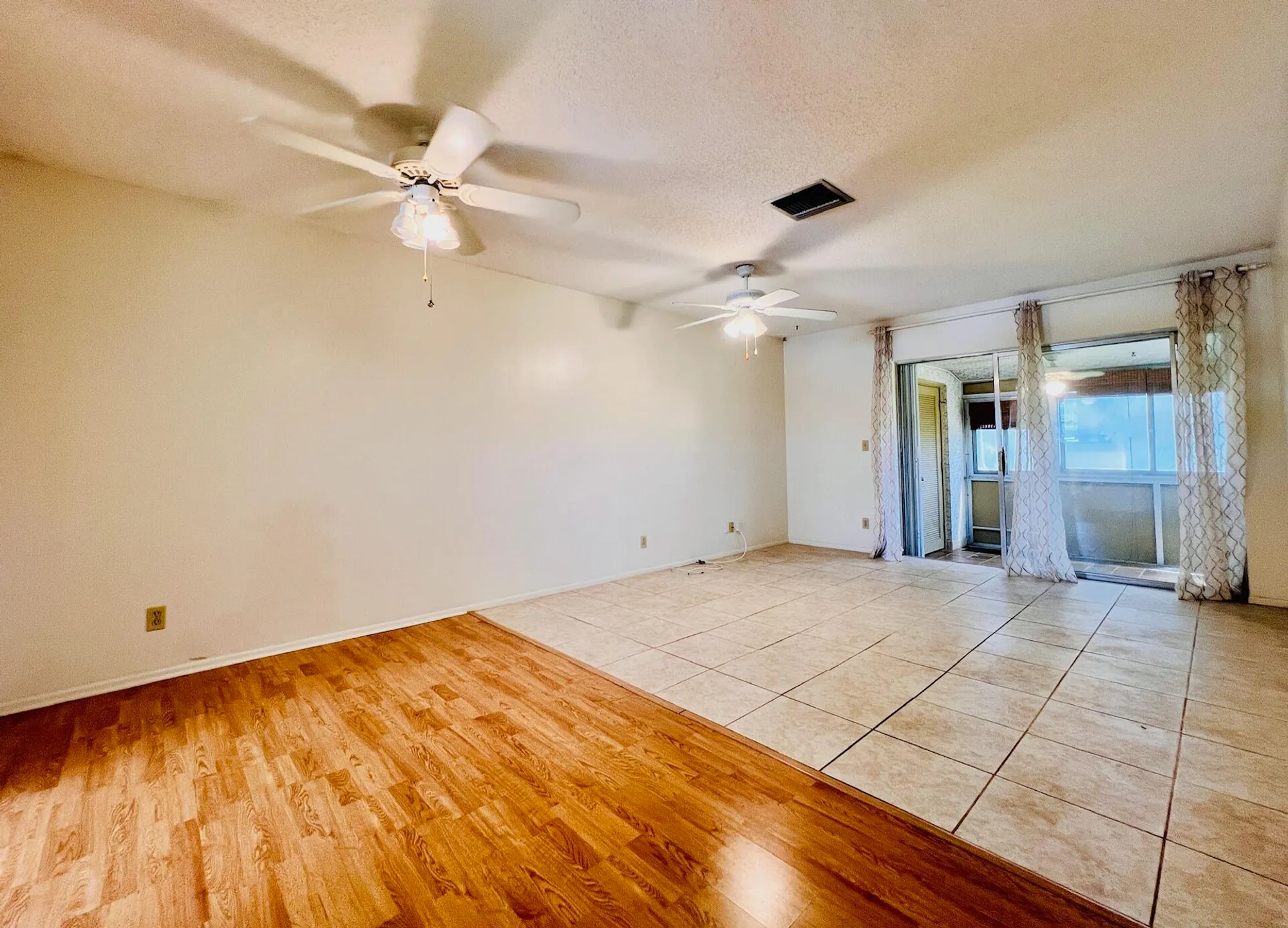 Property Slideshow image 4 of 10 | 2545 dudley dr l, West Palm Beach, FL, 33415