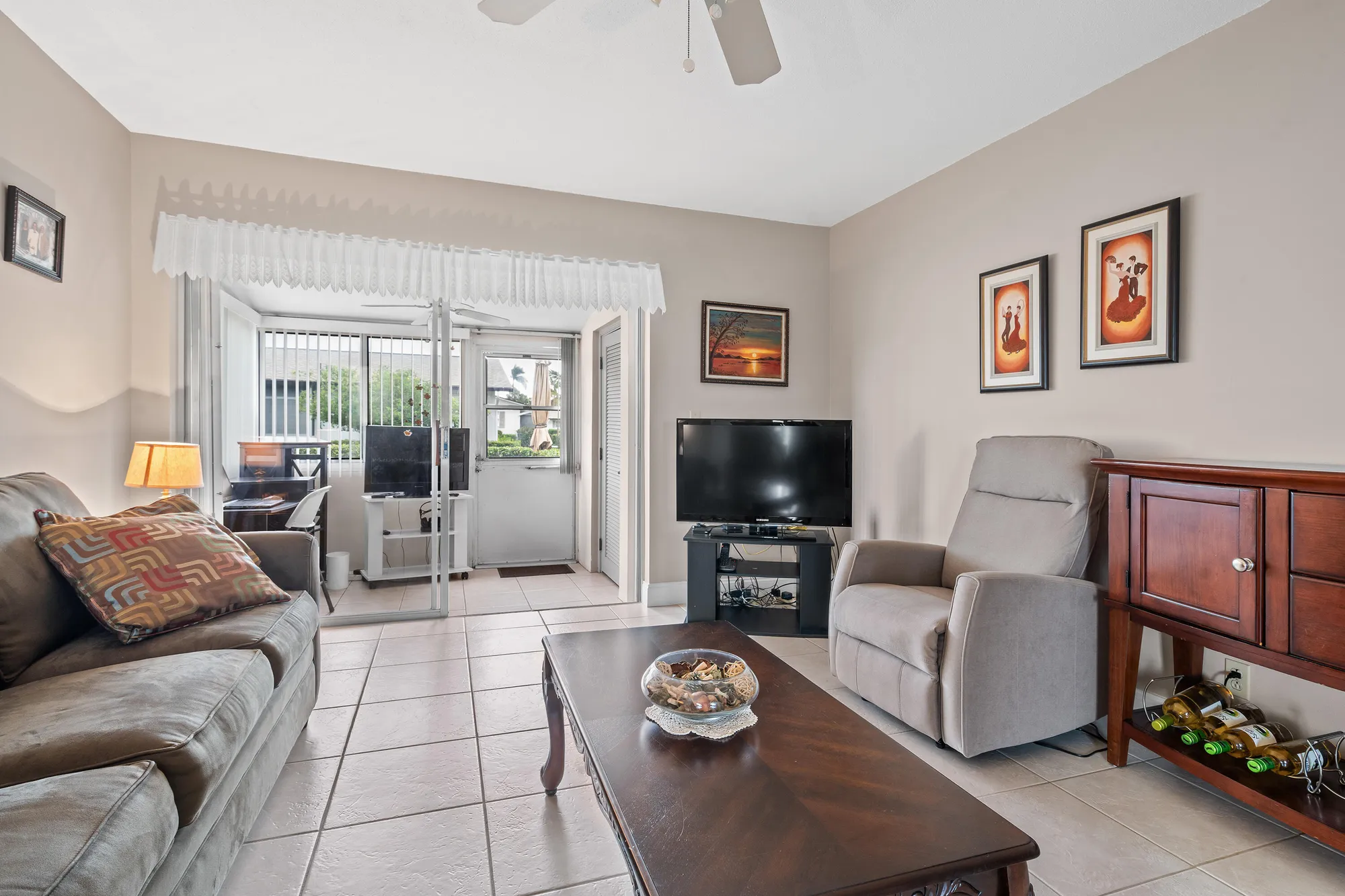 Property Slideshow image 4 of 33 | 2822 crosley dr b, West Palm Beach, FL, 33415