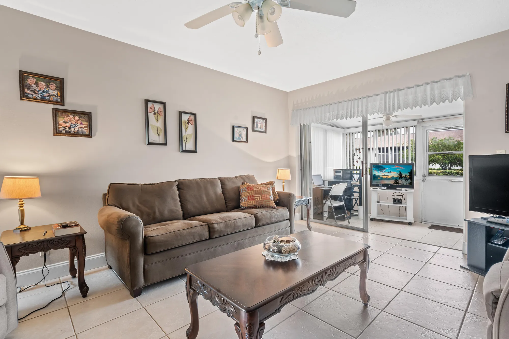 Property Slideshow image 5 of 33 | 2822 crosley dr b, West Palm Beach, FL, 33415