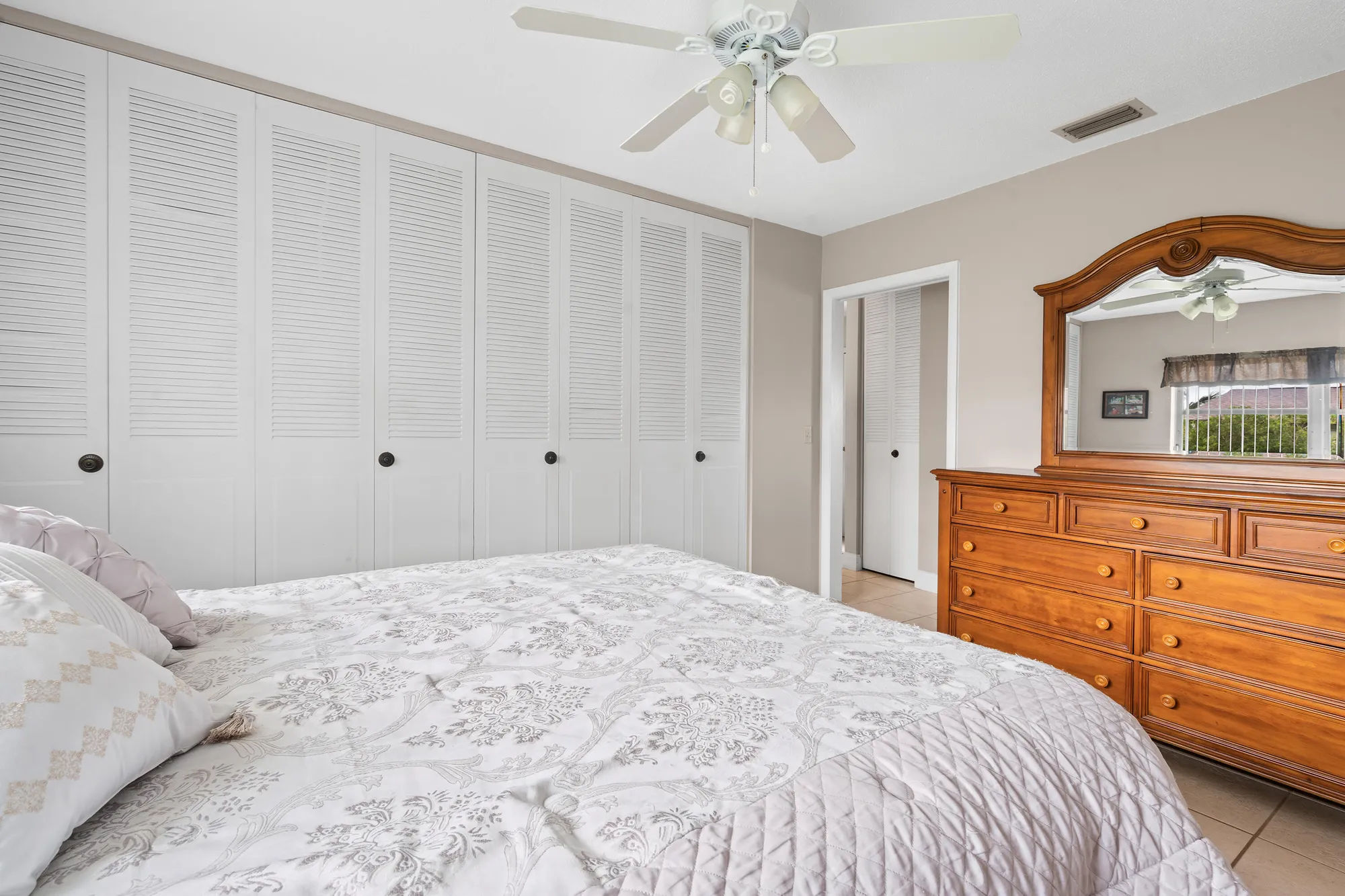 Property Slideshow image 15 of 33 | 2822 crosley dr b, West Palm Beach, FL, 33415