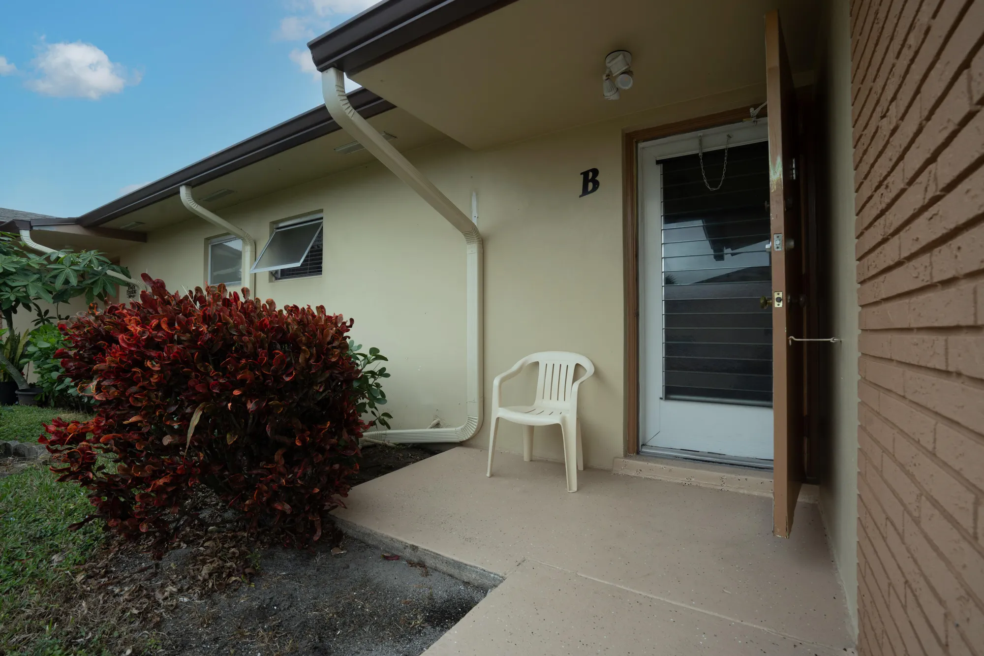 Property Slideshow image 21 of 33 | 2822 crosley dr b, West Palm Beach, FL, 33415