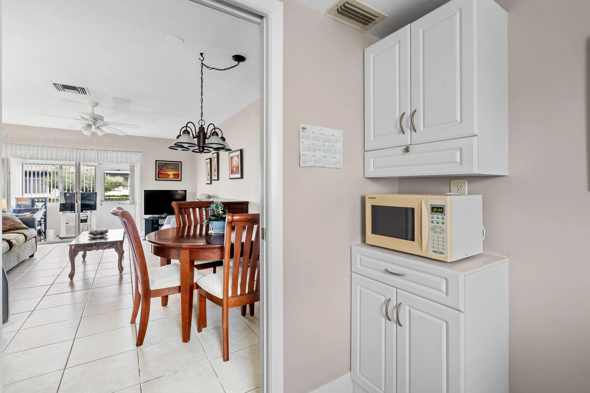 Property Slideshow image 12 of 33 | 2822 crosley dr b, West Palm Beach, FL, 33415