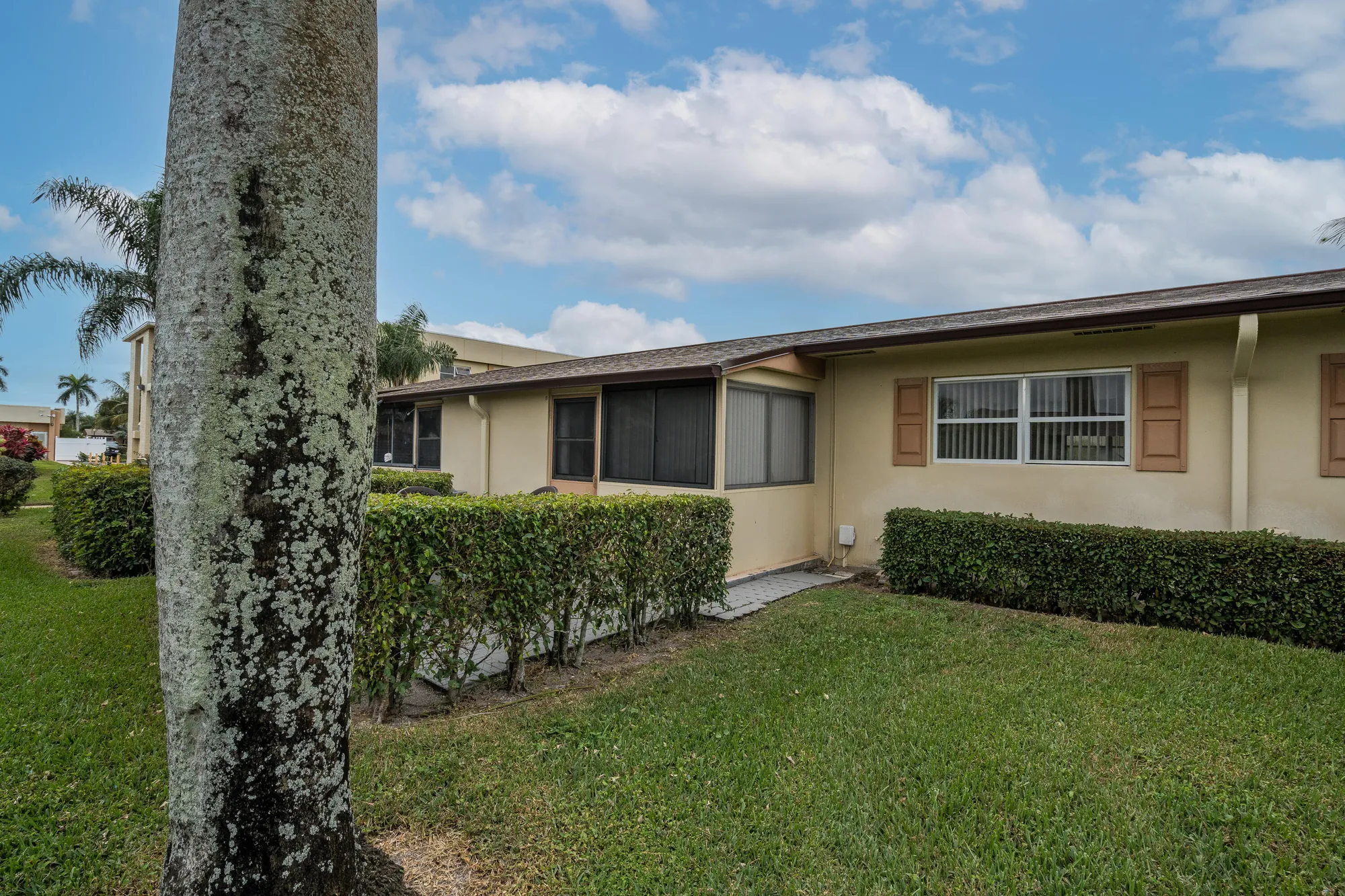 Property Slideshow image 23 of 33 | 2822 crosley dr b, West Palm Beach, FL, 33415