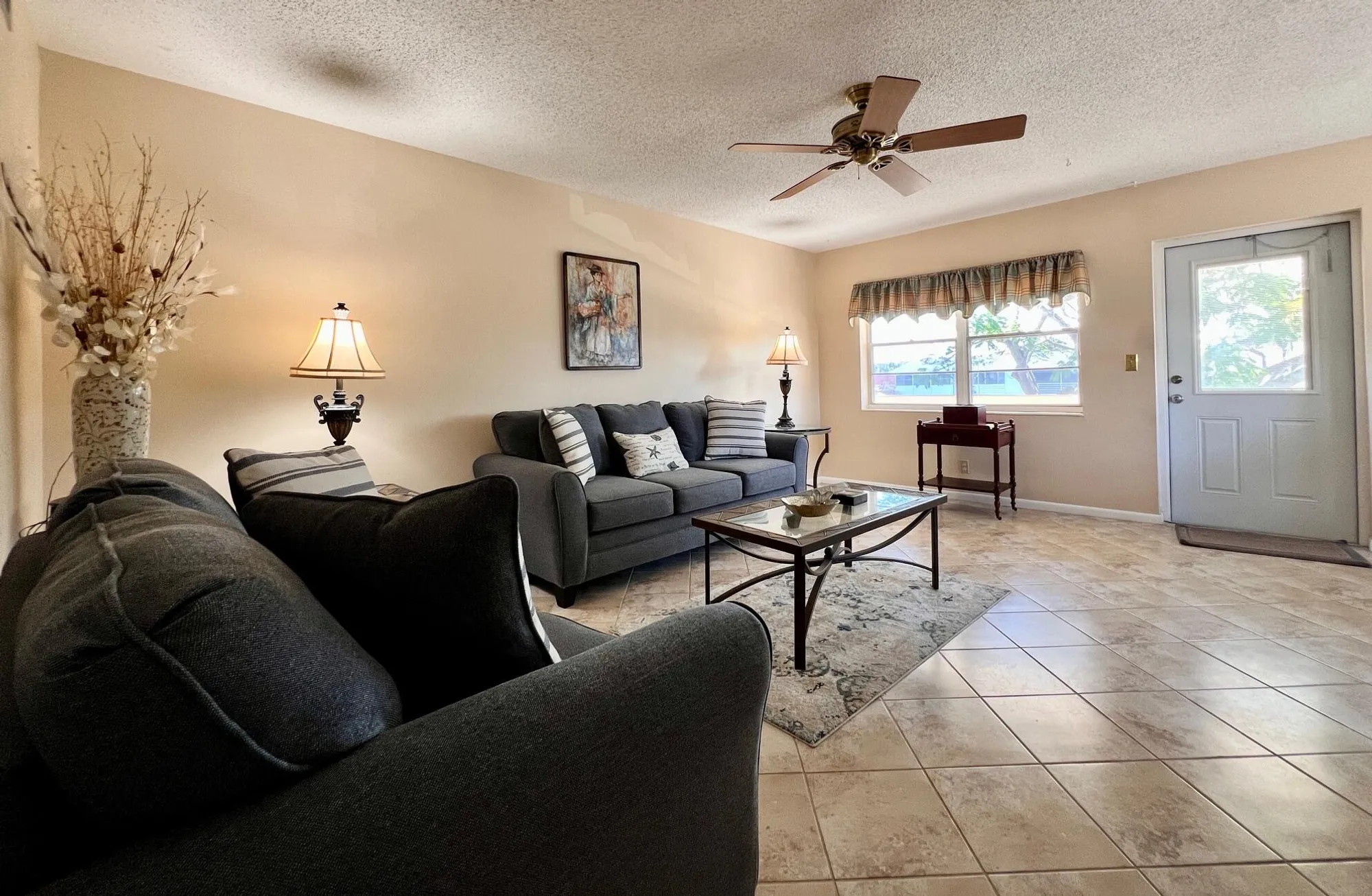 Property Slideshow image 5 of 16 | 156 bedford f, West Palm Beach, FL, 33417