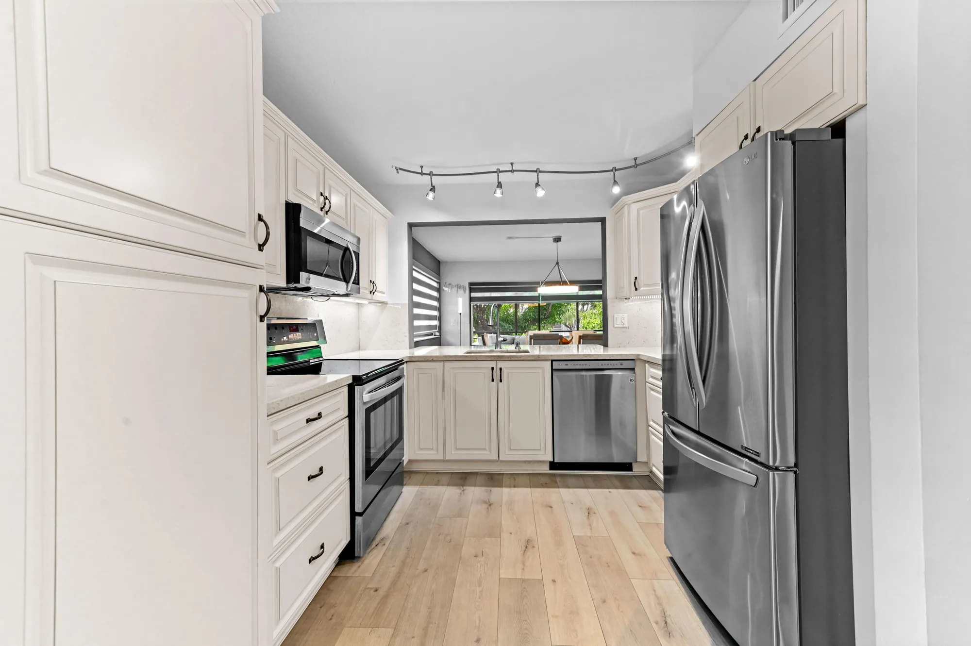 Property Slideshow image 11 of 32 | 5505 fairway park dr 201, Boynton Beach, FL, 33437