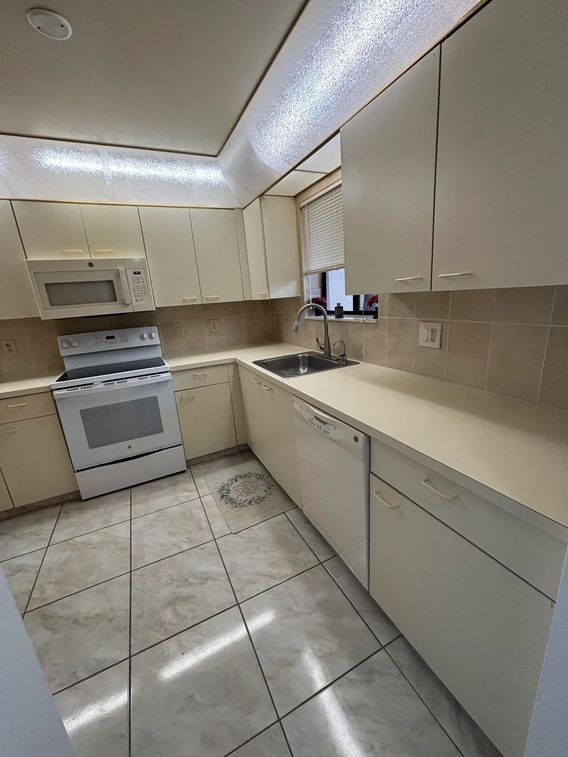 Property Slideshow image 21 of 29 | 4820 lucerne lakes blvd w apt 107, Greenacres, FL, 33467