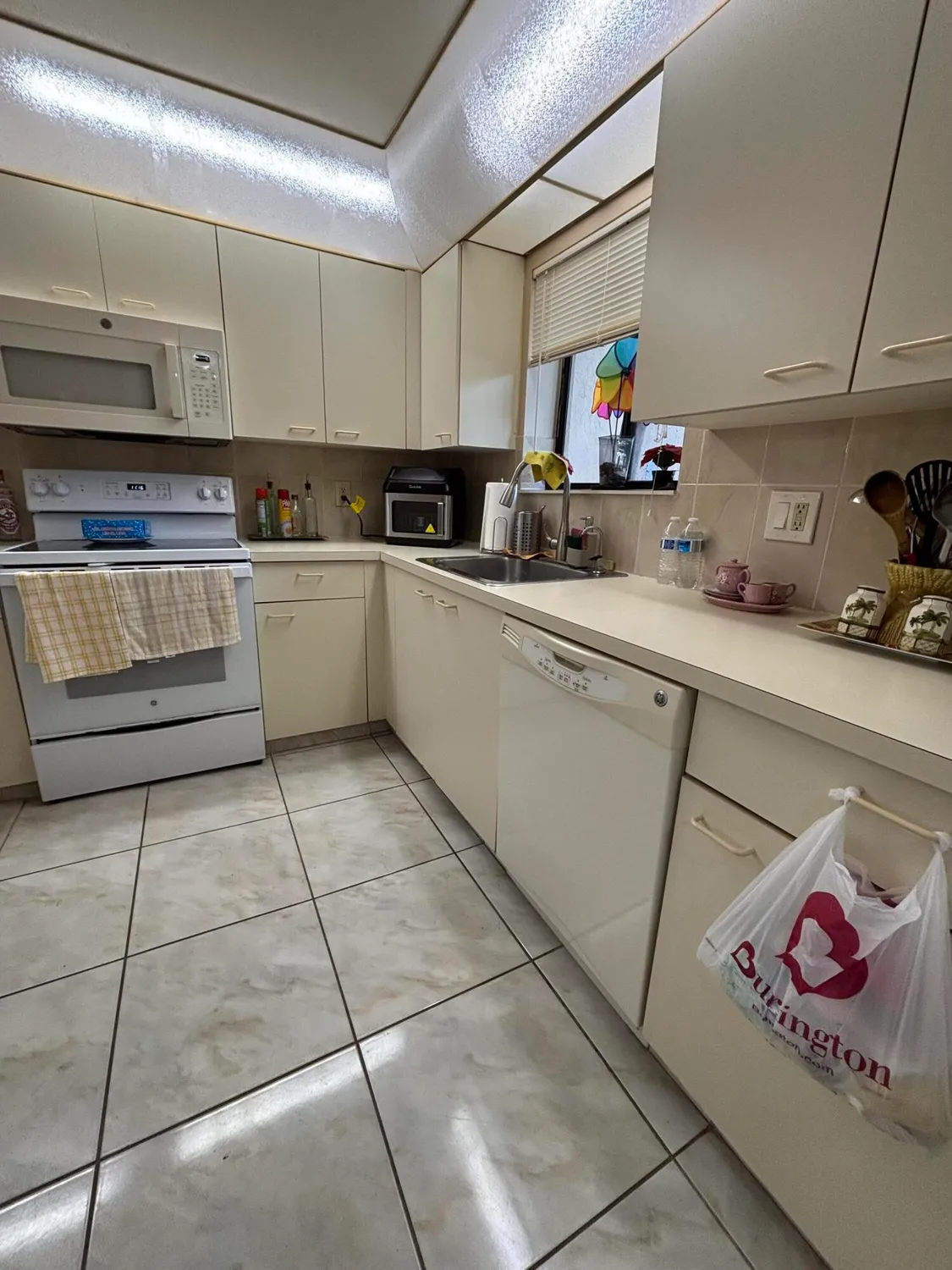 Property Slideshow image 9 of 29 | 4820 lucerne lakes blvd w apt 107, Greenacres, FL, 33467