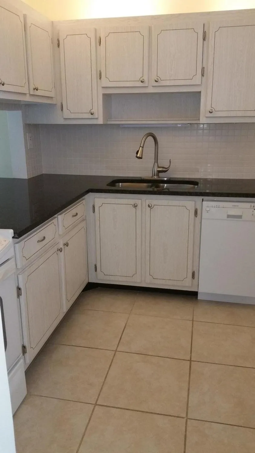 Property Slideshow image 12 of 17 | 2534 garden dr 202, Lake Worth, FL, 33461