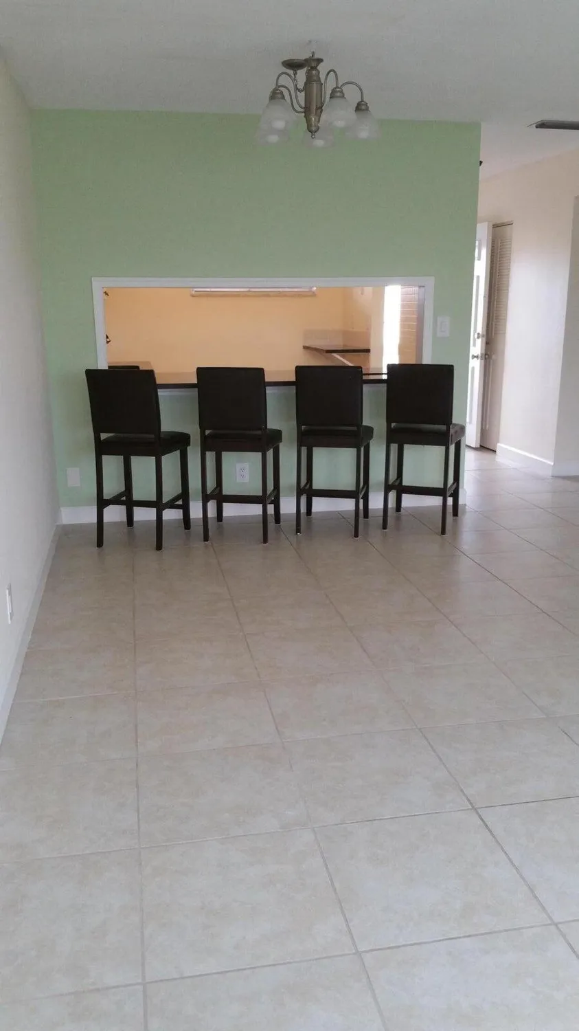 Property Slideshow image 3 of 17 | 2534 garden dr 202, Lake Worth, FL, 33461
