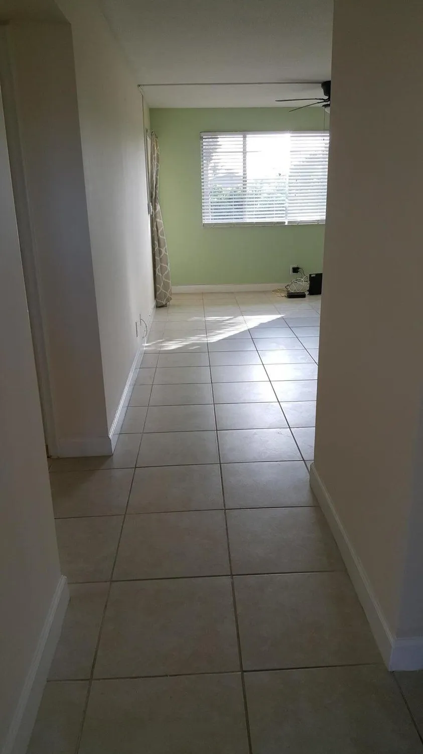 Property Slideshow image 5 of 17 | 2534 garden dr 202, Lake Worth, FL, 33461