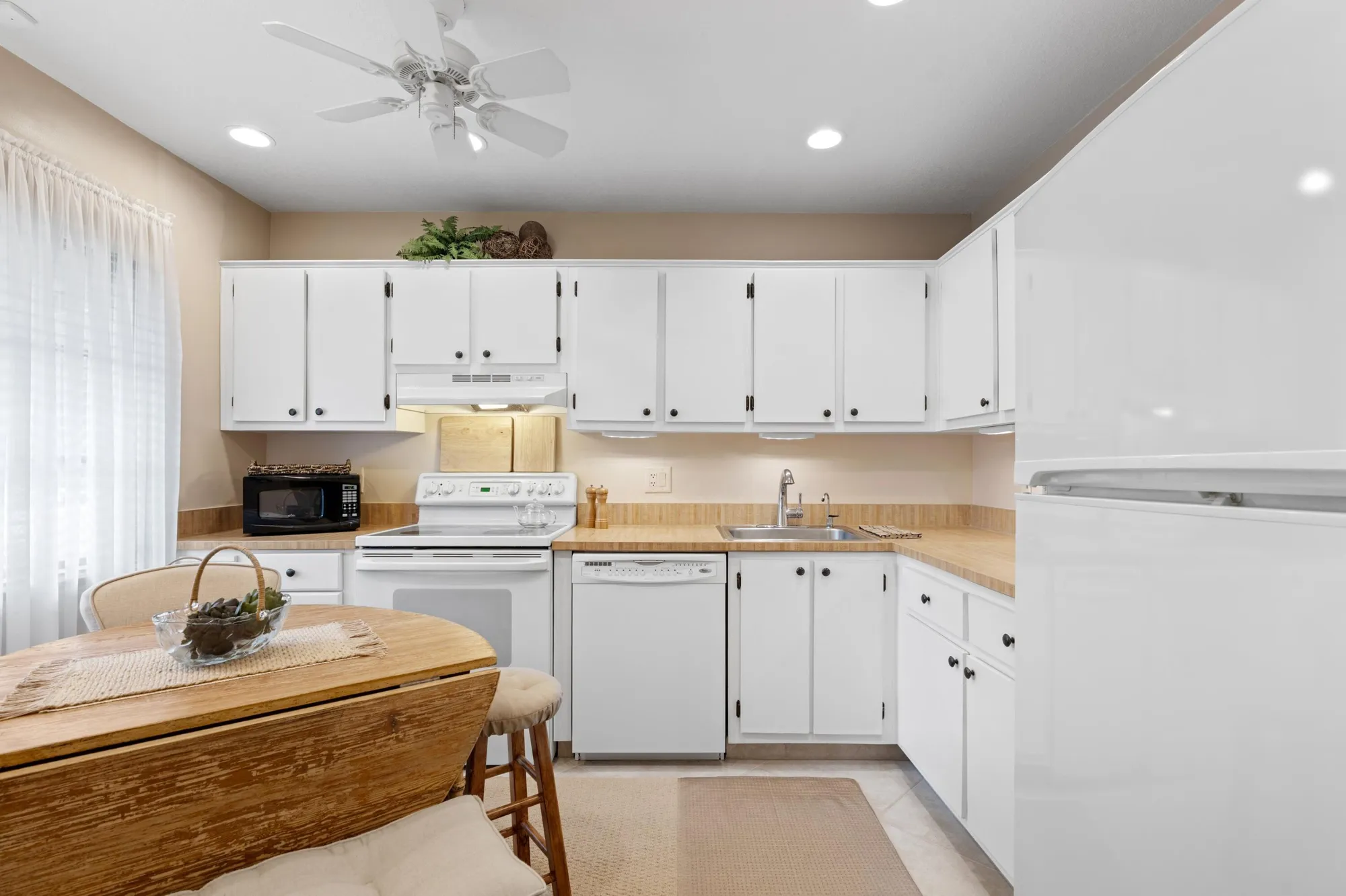 Property Slideshow image 8 of 47 | 21734 arriba real apt 32b, Boca Raton, FL, 33433