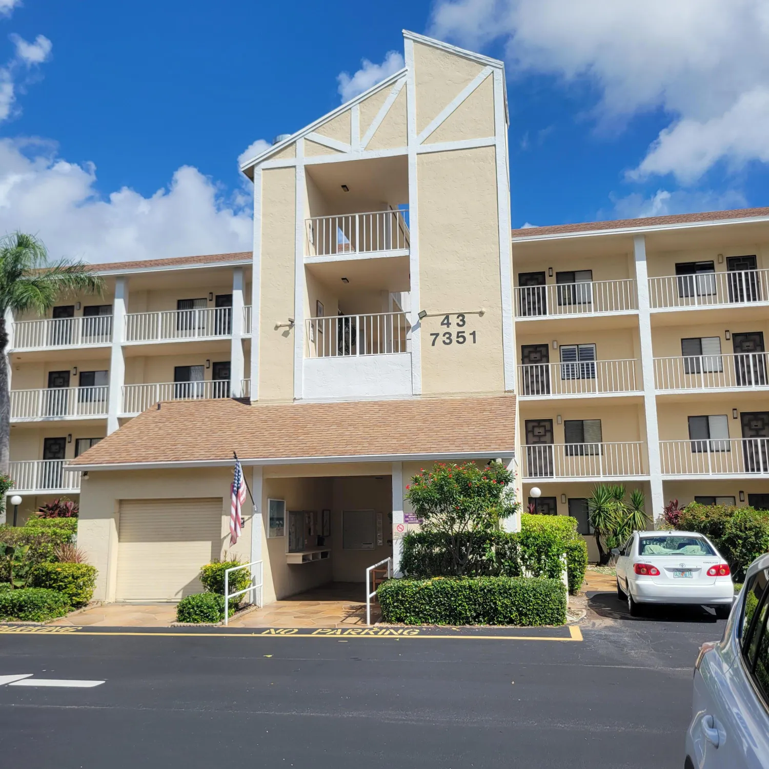 Property Slideshow image 1 of 29 | 7351 kinghurst dr 404, Delray Beach, FL, 33446