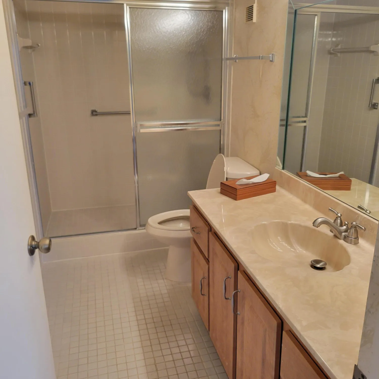 Property Slideshow image 10 of 29 | 7351 kinghurst dr 404, Delray Beach, FL, 33446