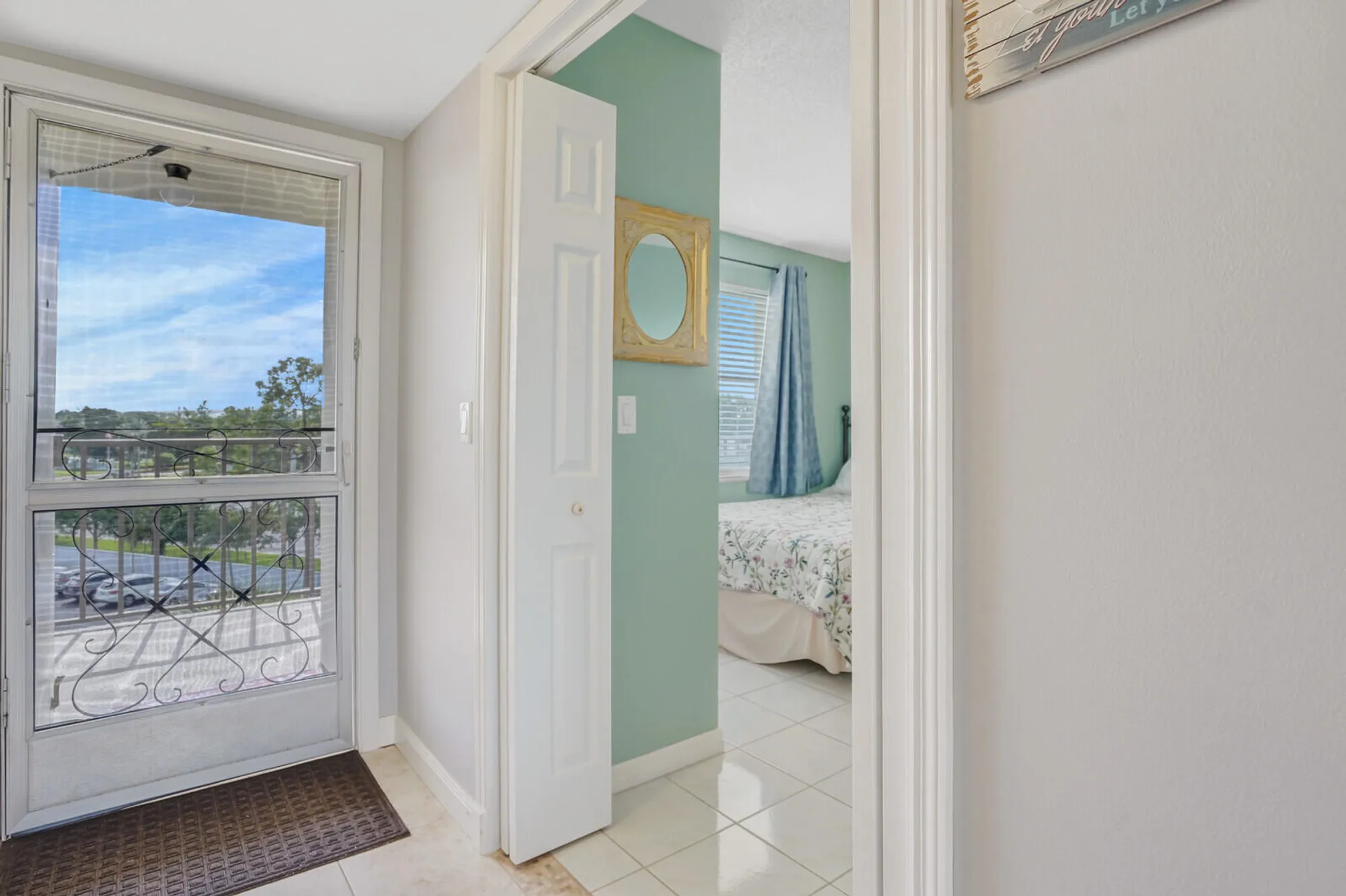 Property Slideshow image 5 of 30 | 3959 via poinciana apt 503, Lake Worth, FL, 33467