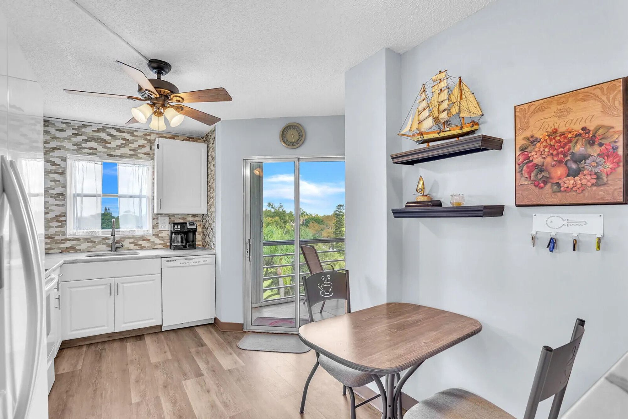 Property Slideshow image 14 of 30 | 3959 via poinciana apt 503, Lake Worth, FL, 33467