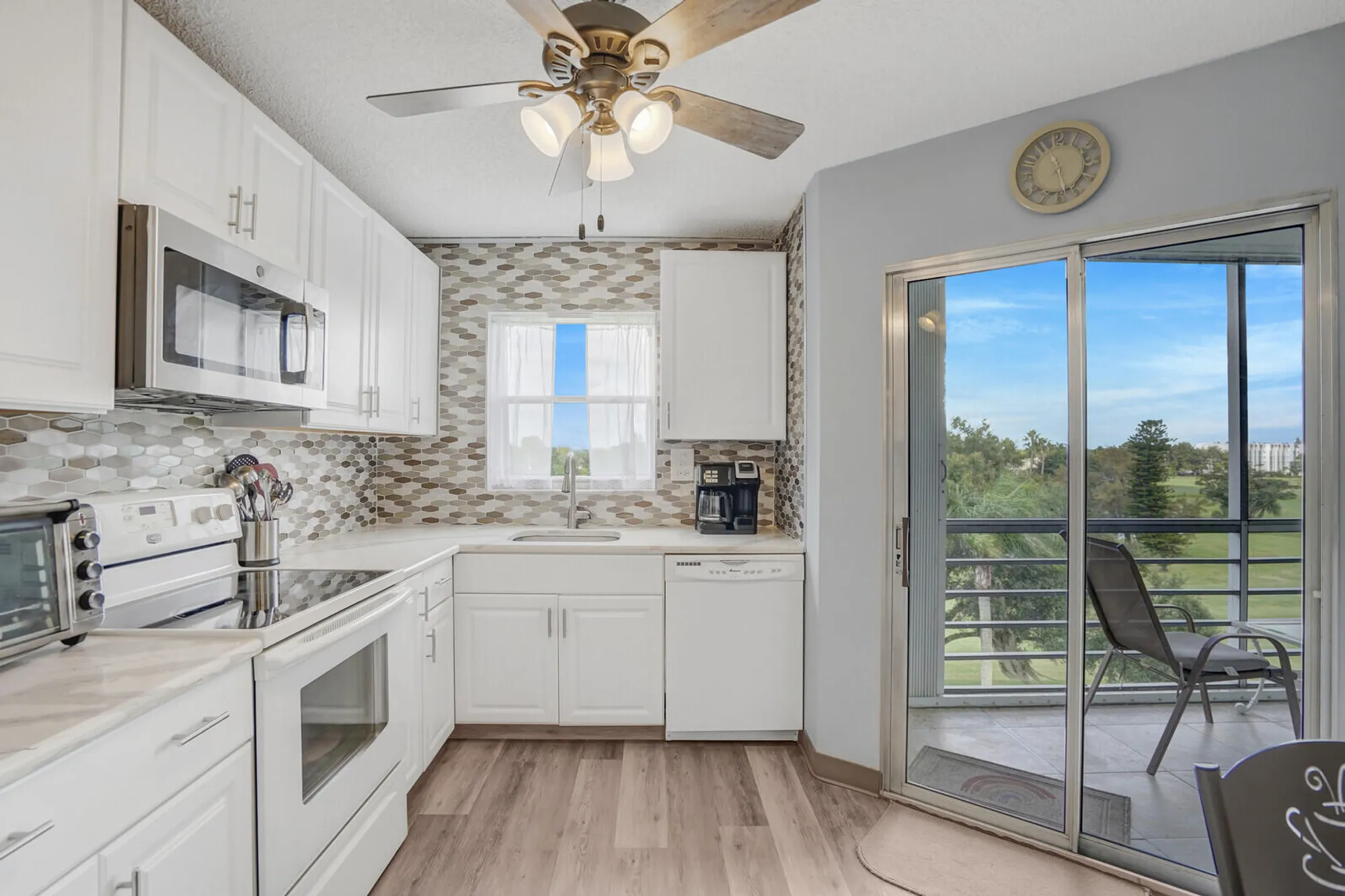 Property Slideshow image 13 of 30 | 3959 via poinciana apt 503, Lake Worth, FL, 33467