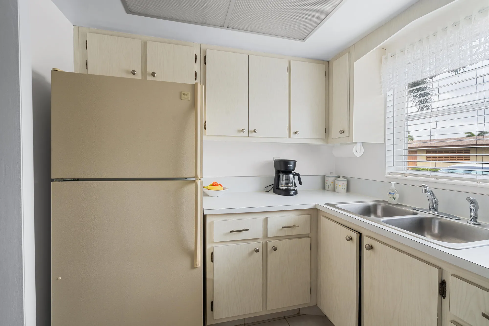 Property Slideshow image 8 of 28 | 2832 crosley dr e, West Palm Beach, FL, 33415