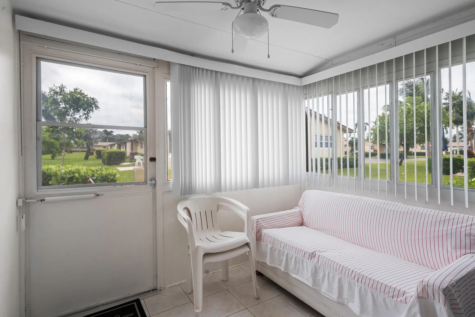 Property Slideshow image 10 of 28 | 2832 crosley dr e, West Palm Beach, FL, 33415