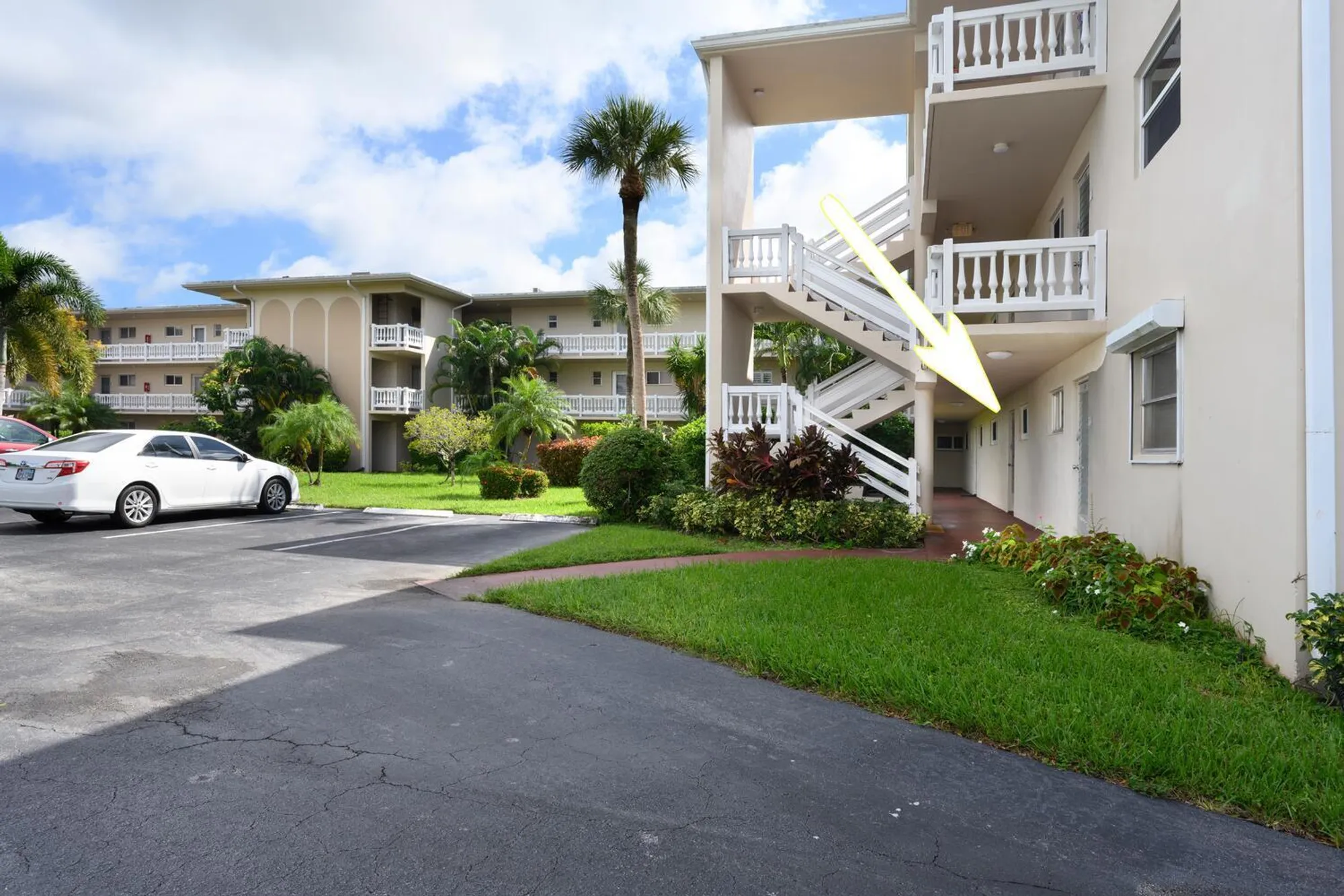 Property Slideshow image 20 of 35 | 2811 garden dr s apt 110, Palm Springs, FL, 33461