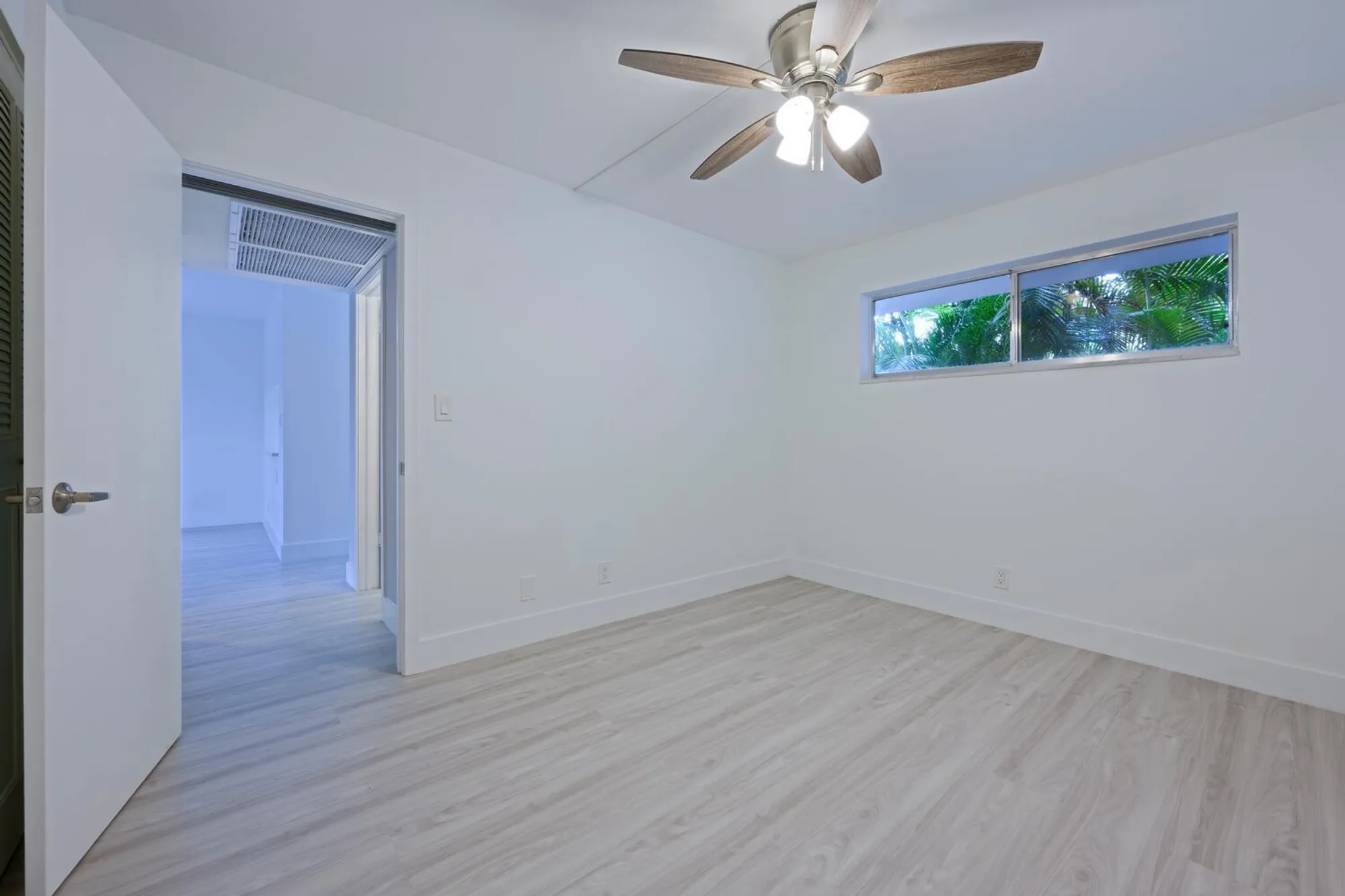 Property Slideshow image 10 of 35 | 2811 garden dr s apt 110, Palm Springs, FL, 33461