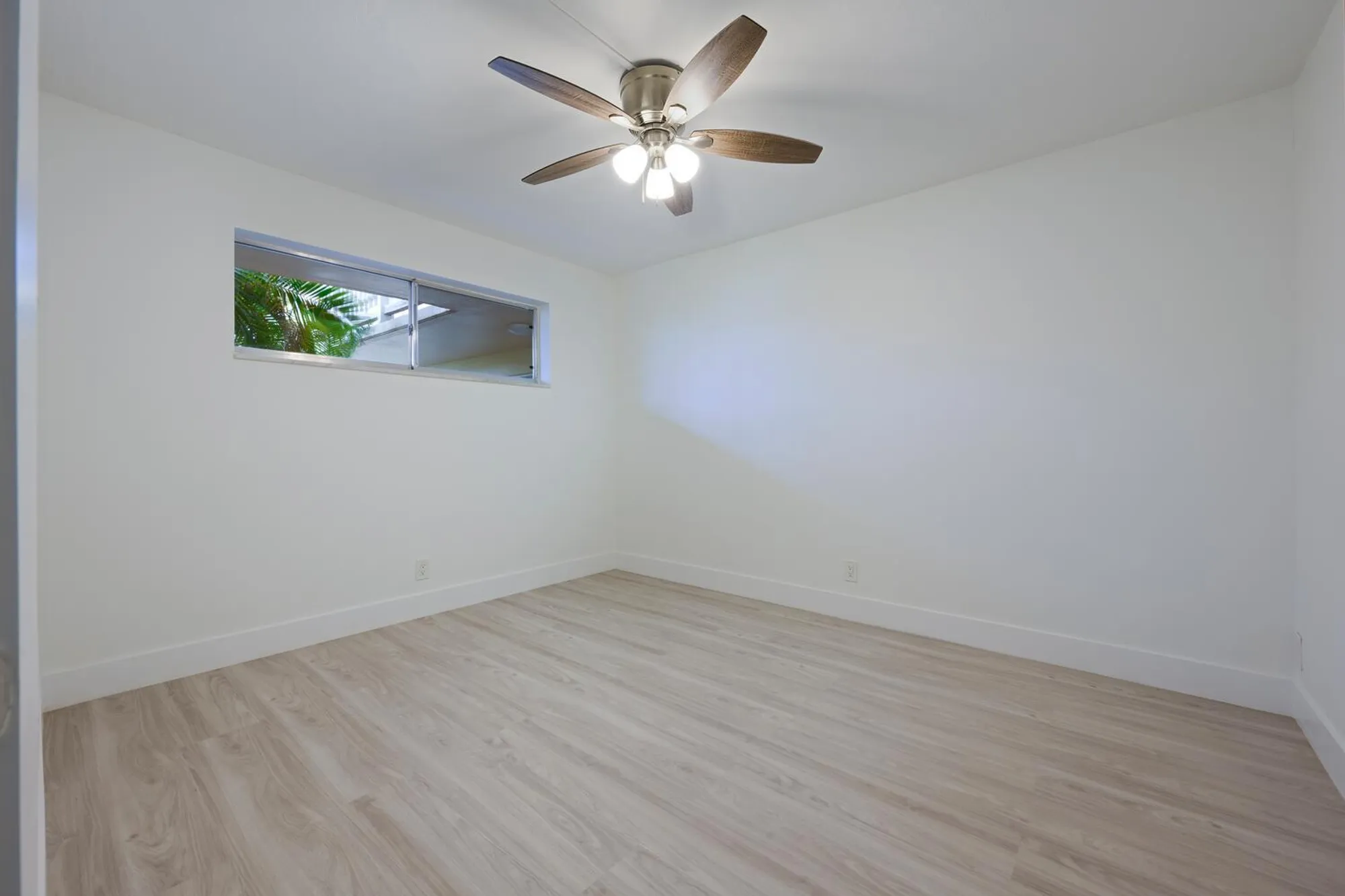 Property Slideshow image 11 of 35 | 2811 garden dr s apt 110, Palm Springs, FL, 33461