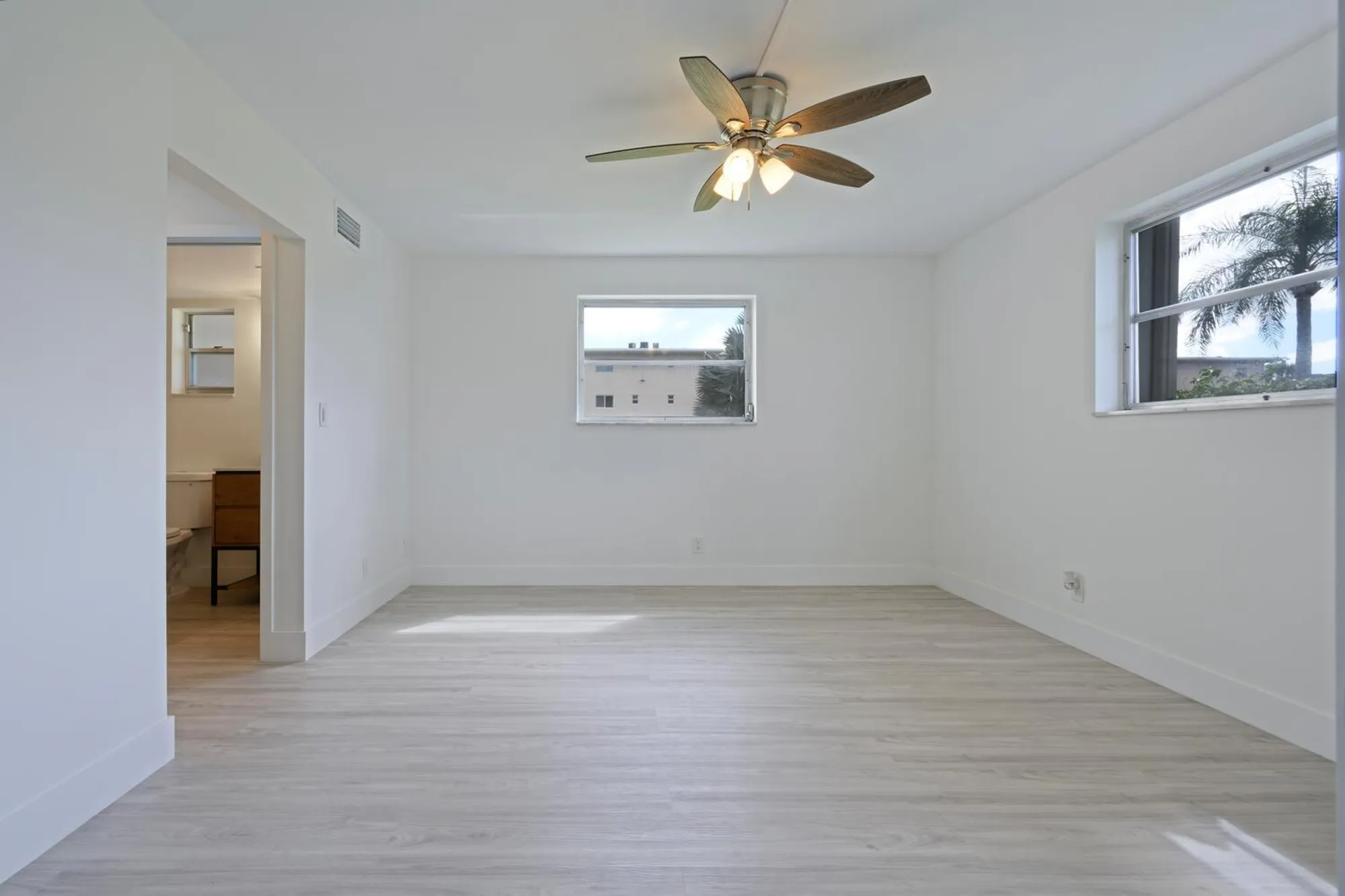 Property Slideshow image 13 of 35 | 2811 garden dr s apt 110, Palm Springs, FL, 33461