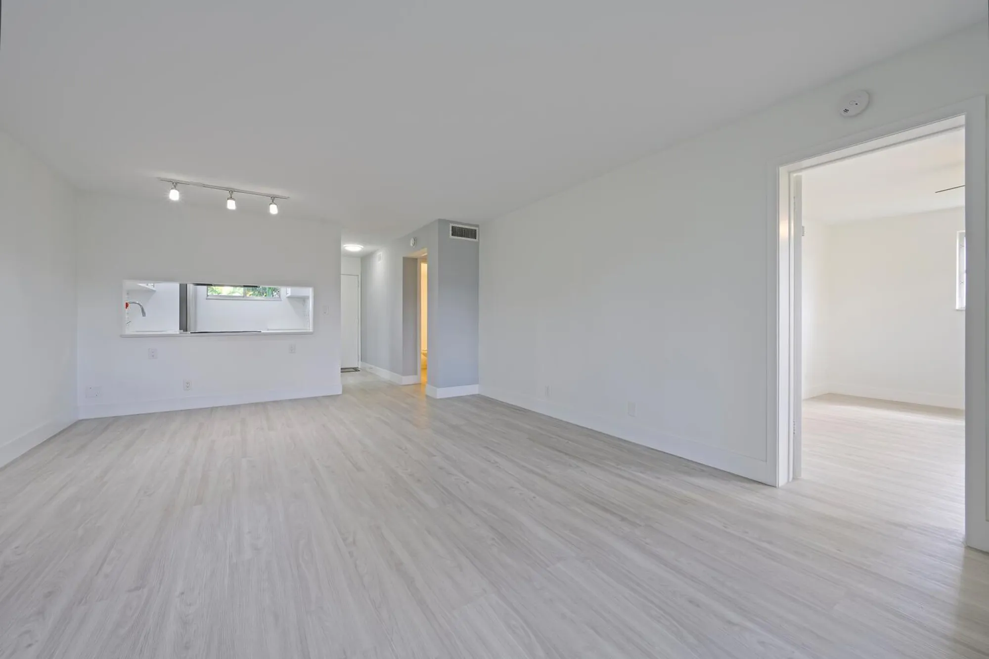 Property Slideshow image 4 of 35 | 2811 garden dr s apt 110, Palm Springs, FL, 33461