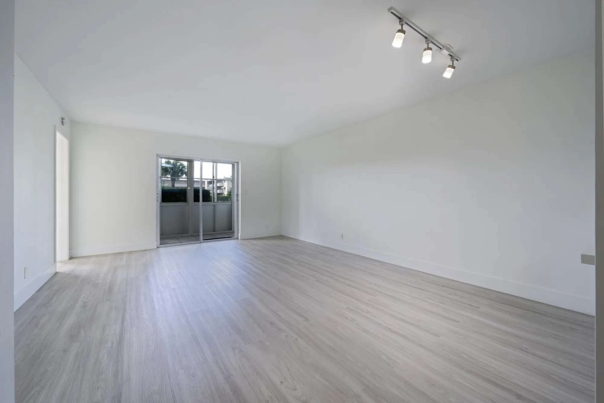 Property Slideshow image 7 of 35 | 2811 garden dr s apt 110, Palm Springs, FL, 33461