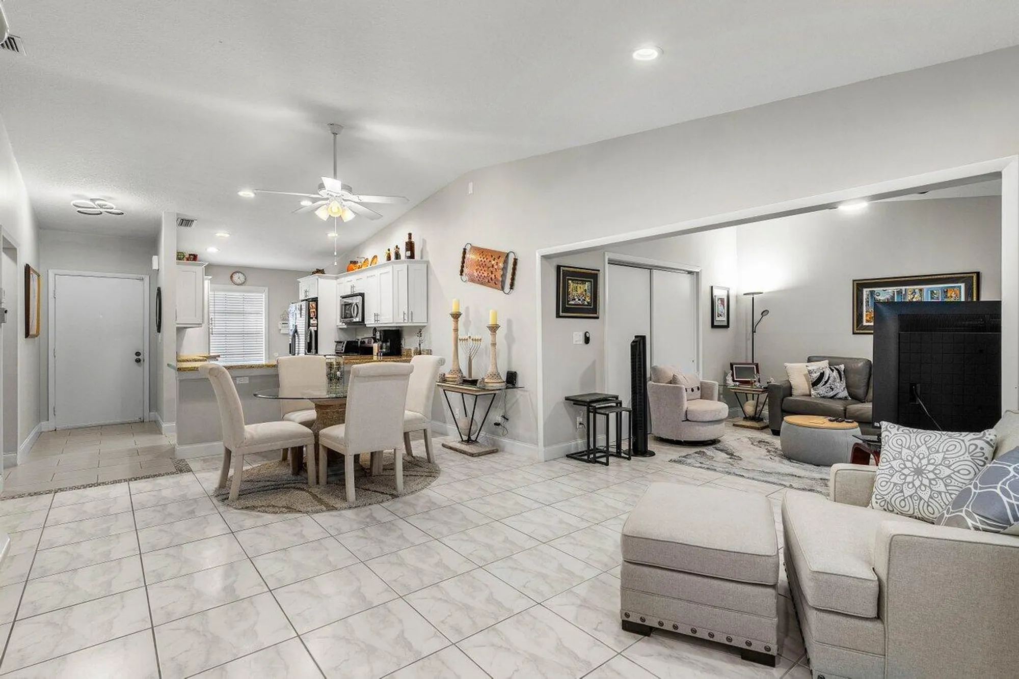 Property Slideshow image 11 of 28 | 5452 laurel oak st, Delray Beach, FL, 33484