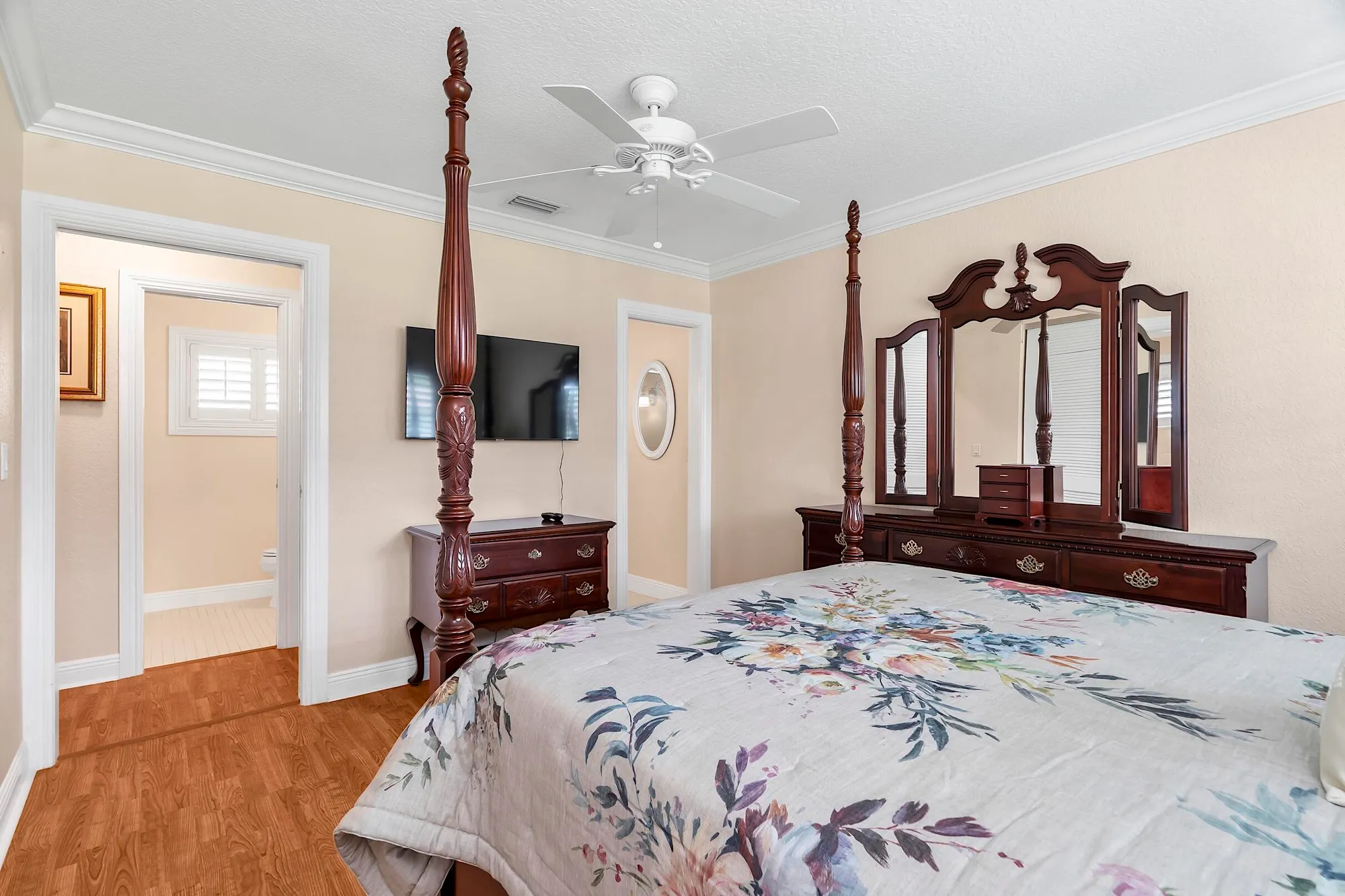 Property Slideshow image 25 of 47 | 2930 crosley dr m, West Palm Beach, FL, 33415