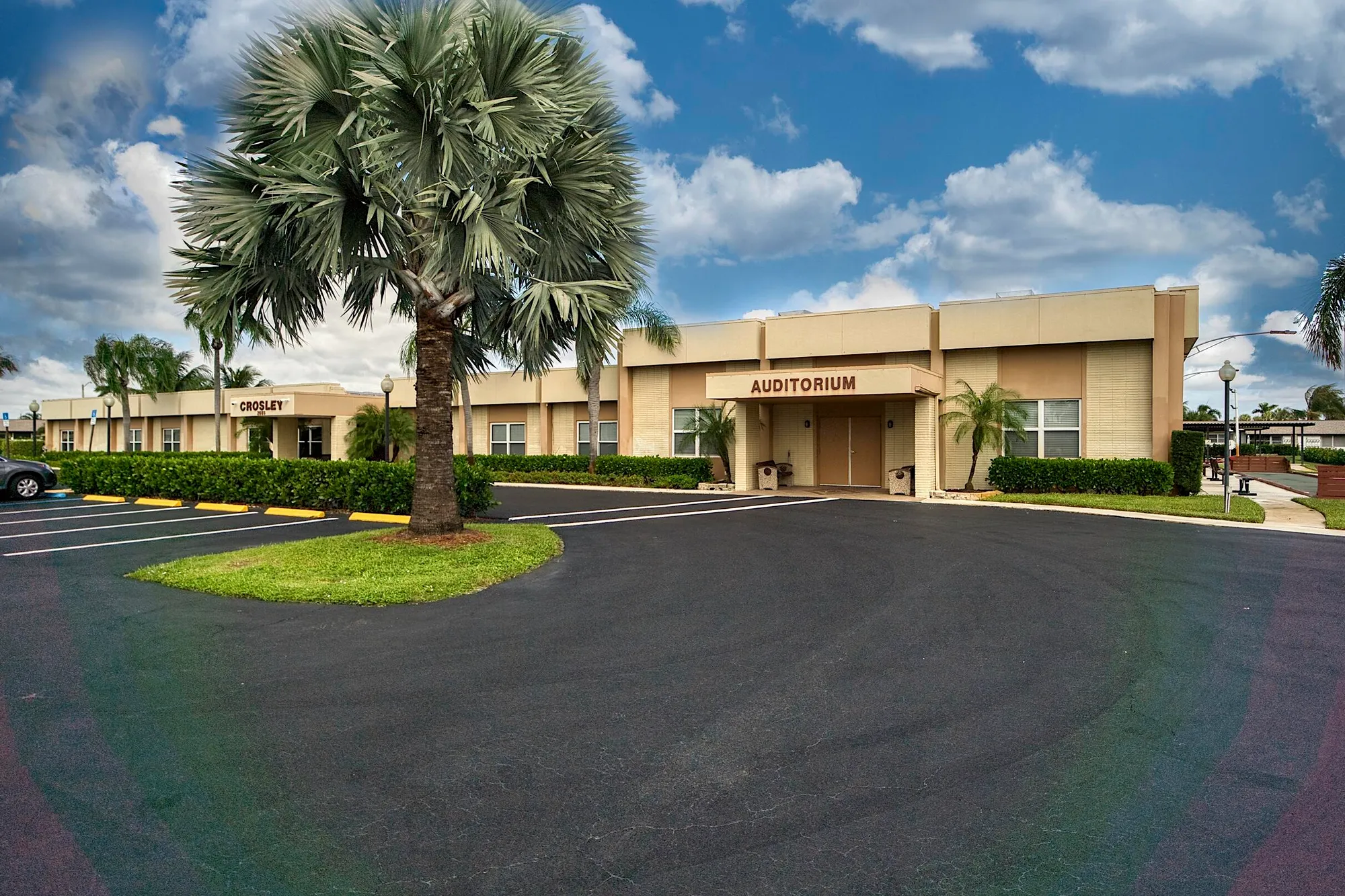 Property Slideshow image 36 of 47 | 2930 crosley dr m, West Palm Beach, FL, 33415