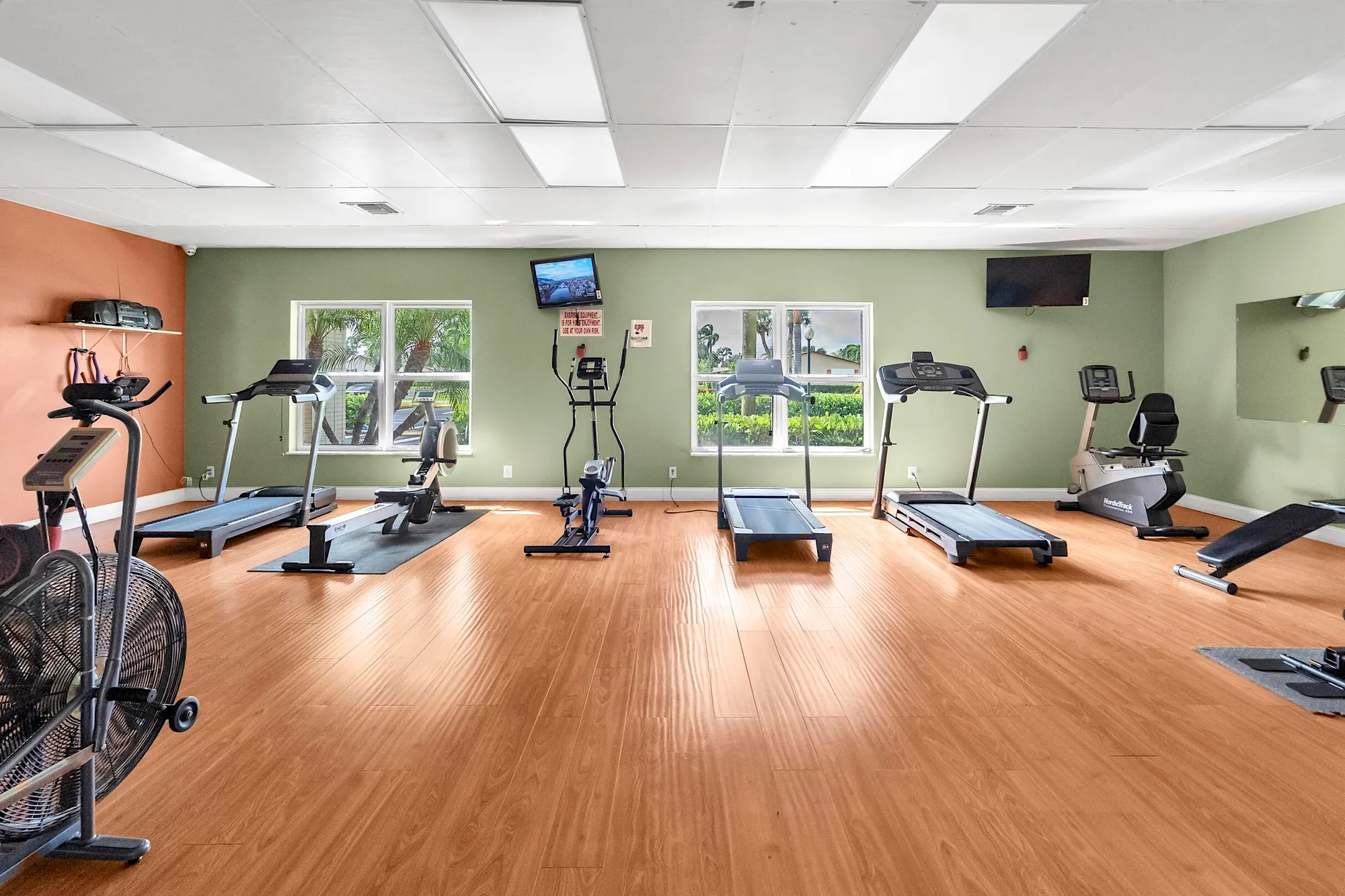 Property Slideshow image 43 of 47 | 2930 crosley dr m, West Palm Beach, FL, 33415