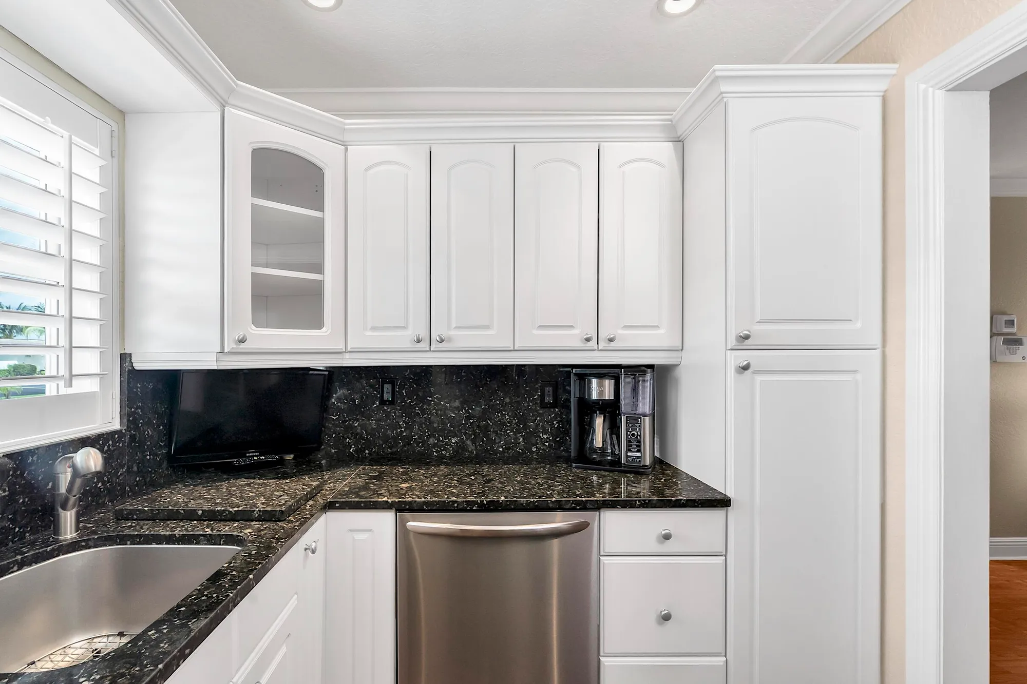 Property Slideshow image 16 of 47 | 2930 crosley dr m, West Palm Beach, FL, 33415