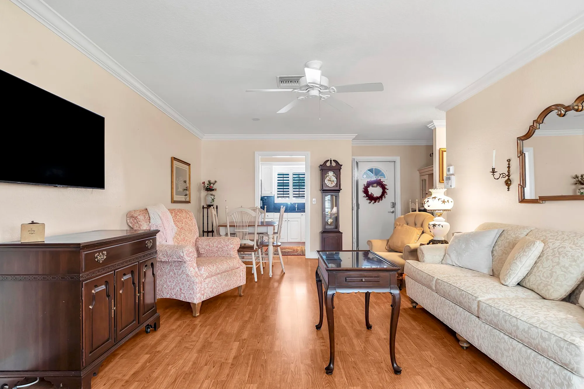 Property Slideshow image 7 of 47 | 2930 crosley dr m, West Palm Beach, FL, 33415