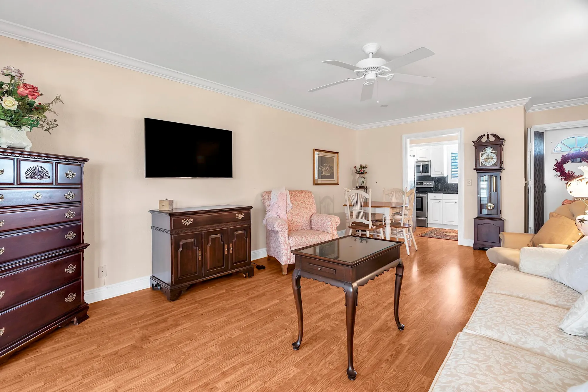 Property Slideshow image 8 of 47 | 2930 crosley dr m, West Palm Beach, FL, 33415