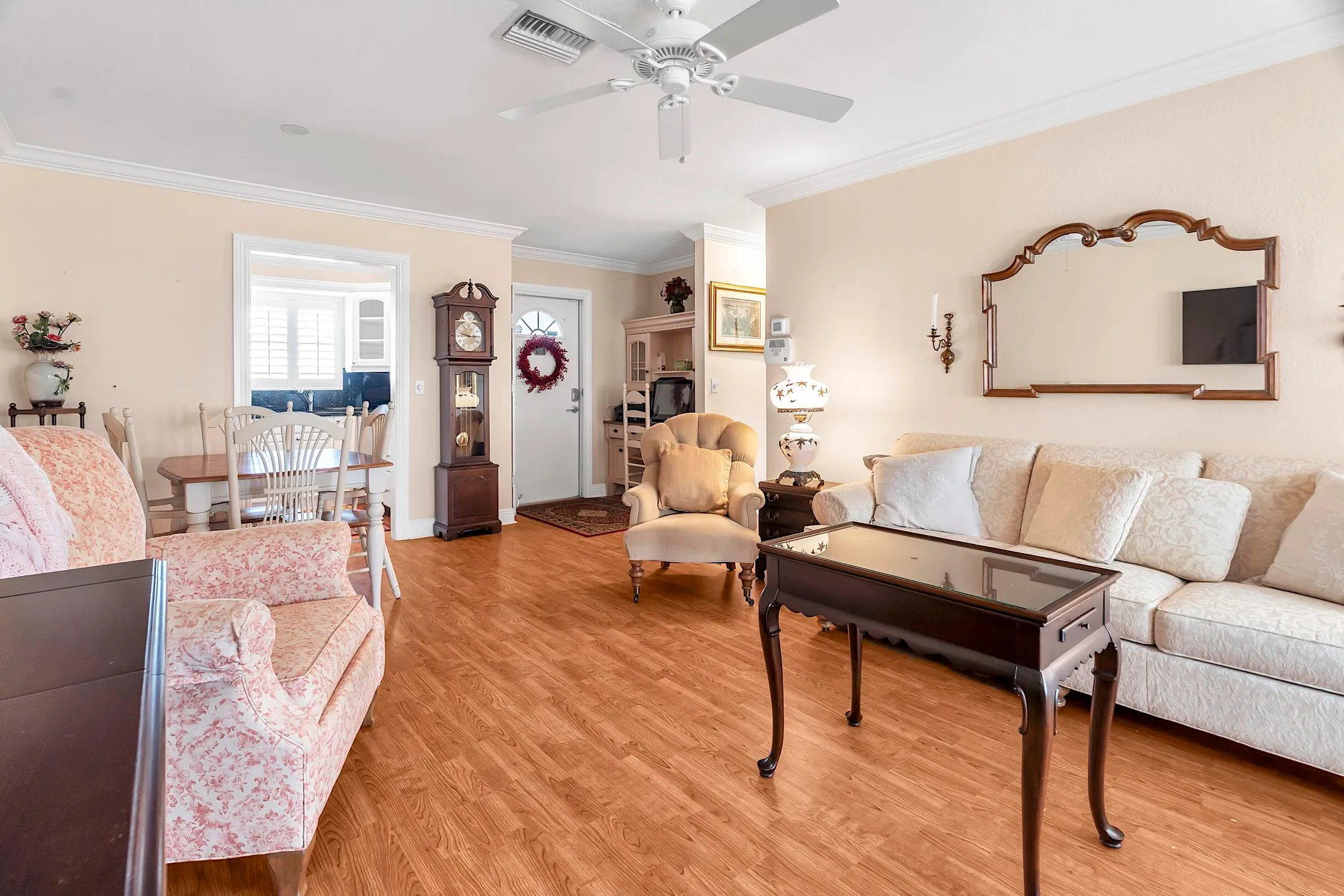 Property Slideshow image 9 of 47 | 2930 crosley dr m, West Palm Beach, FL, 33415